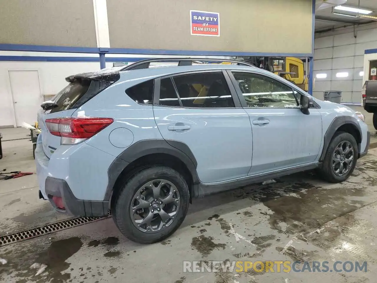 3 Фотография поврежденного автомобиля JF2GTHRC0NH209931 SUBARU CROSSTREK 2022