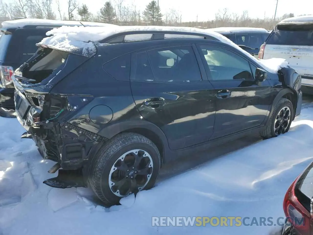 3 Фотография поврежденного автомобиля JF2GTABC9P8303407 SUBARU CROSSTREK 2023