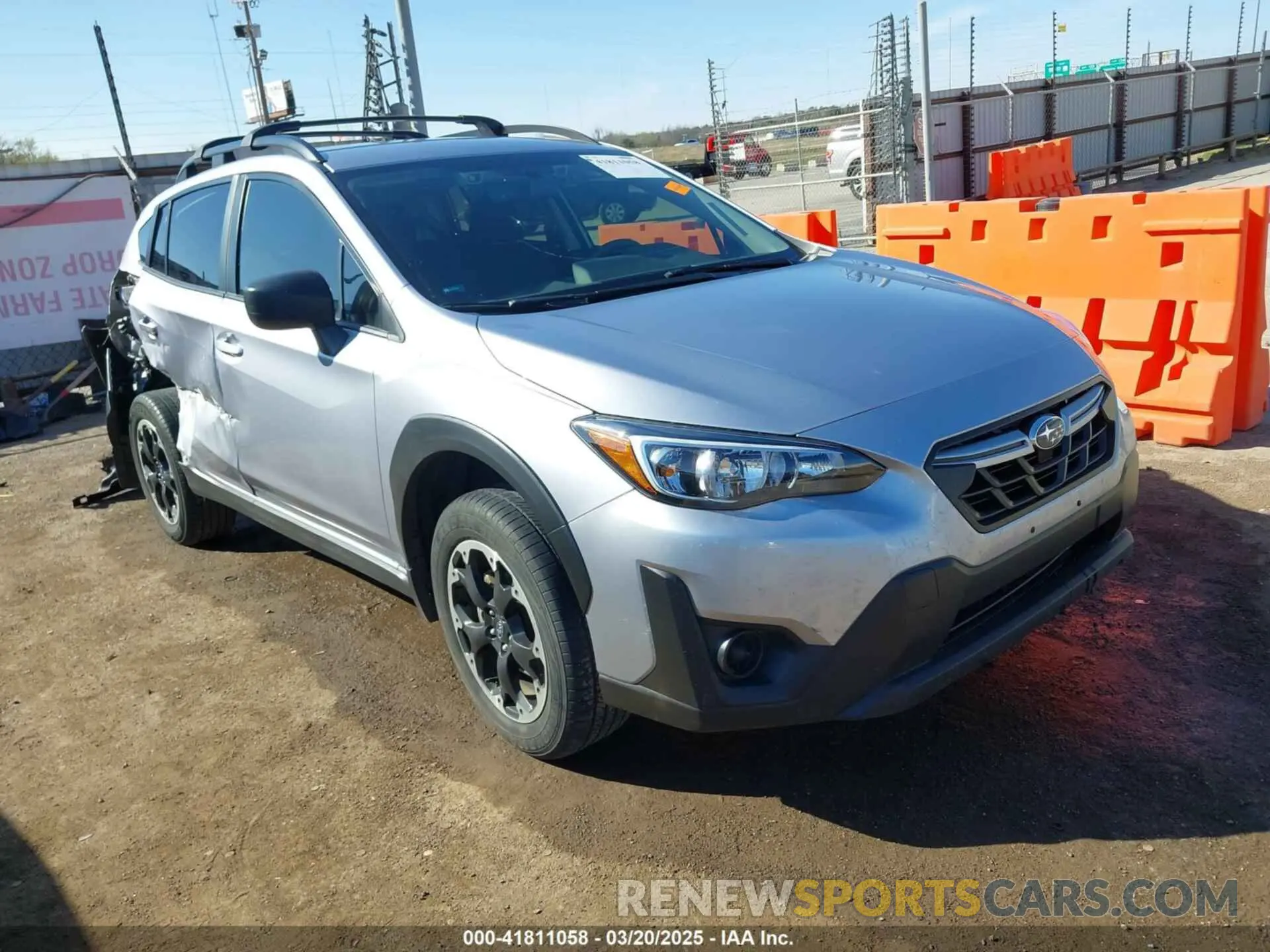 1 Фотография поврежденного автомобиля JF2GTABCXP8220620 SUBARU CROSSTREK 2023