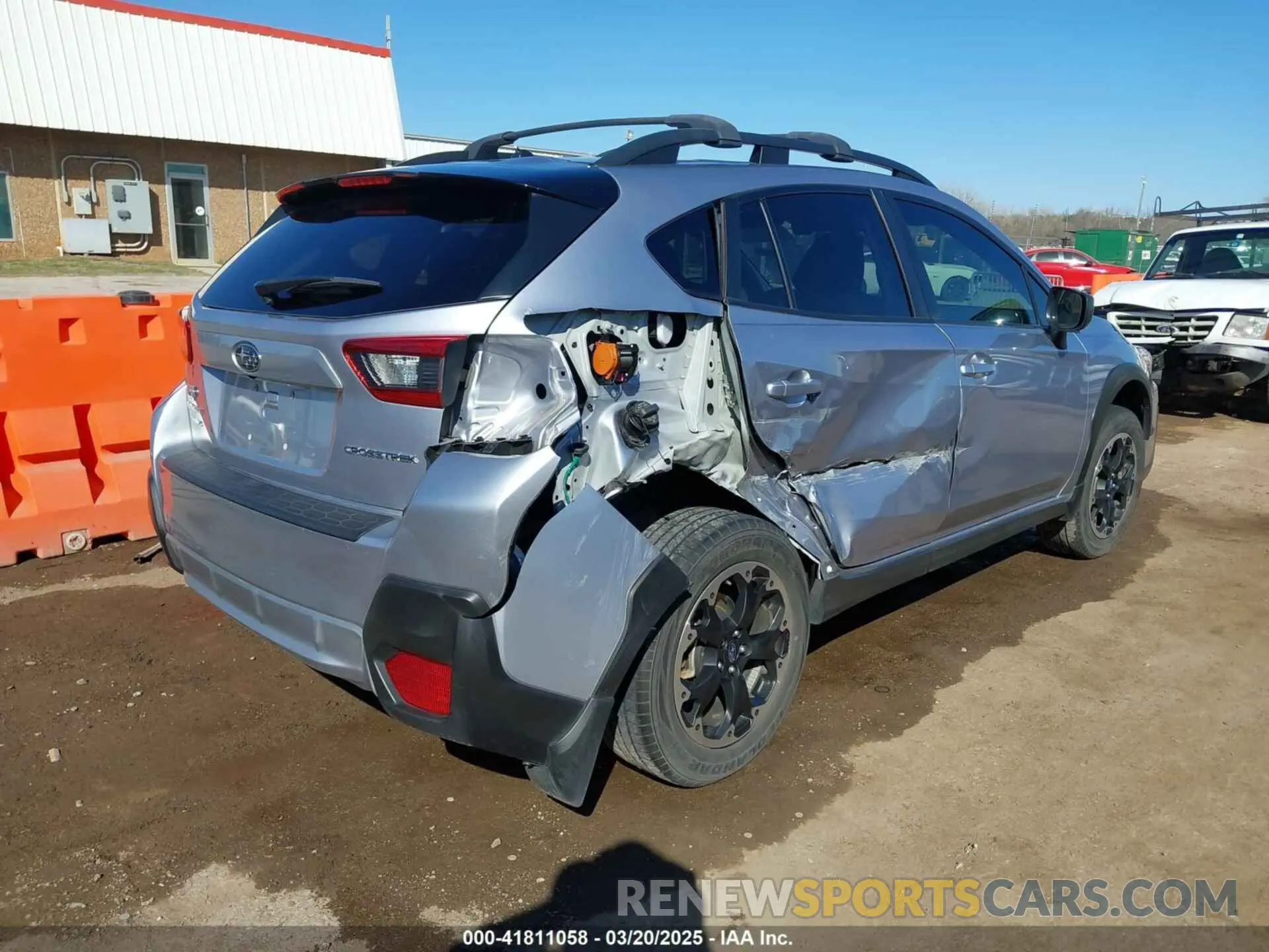 4 Фотография поврежденного автомобиля JF2GTABCXP8220620 SUBARU CROSSTREK 2023
