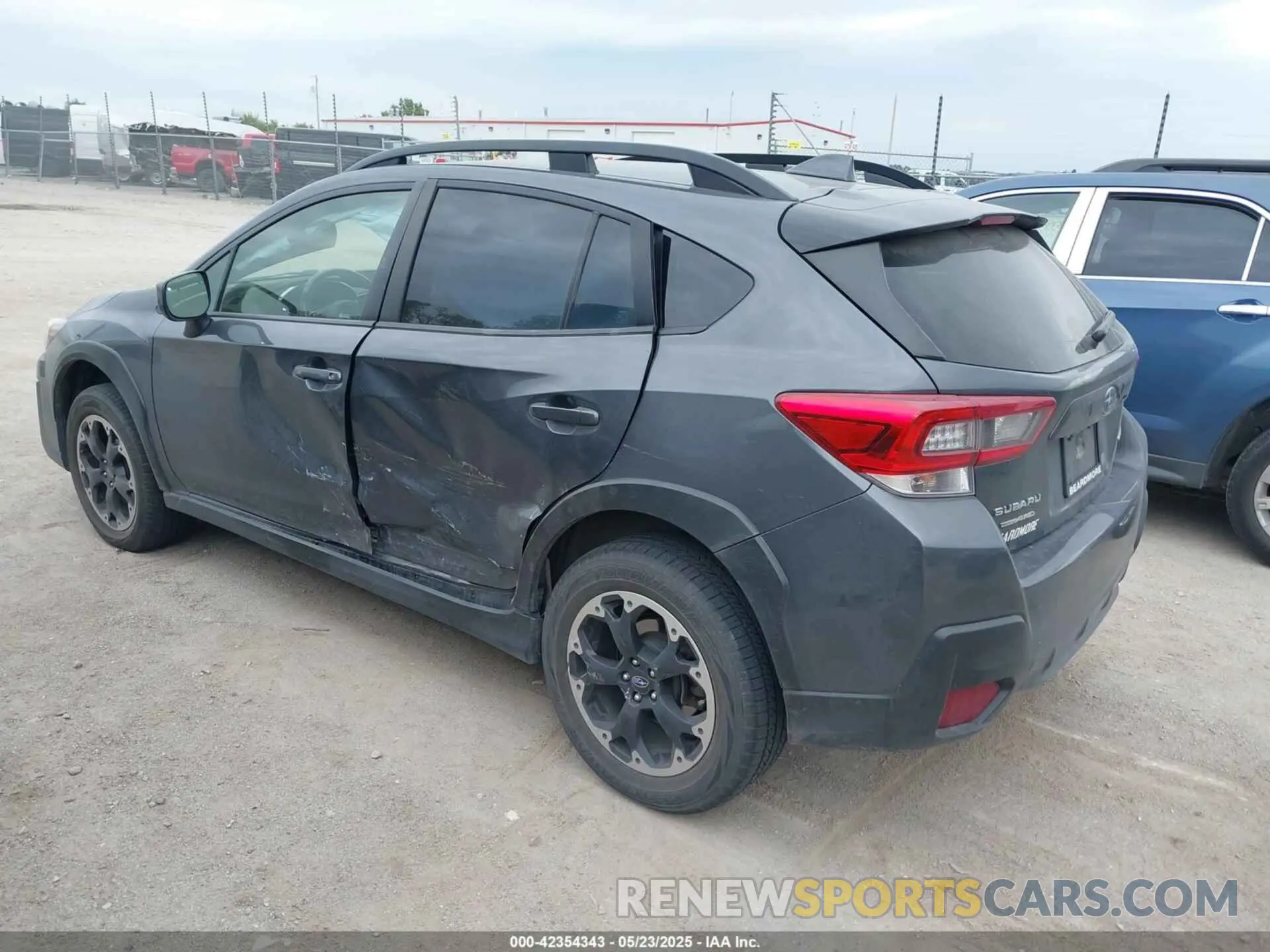 3 Фотография поврежденного автомобиля JF2GTAEC5PH263564 SUBARU CROSSTREK 2023