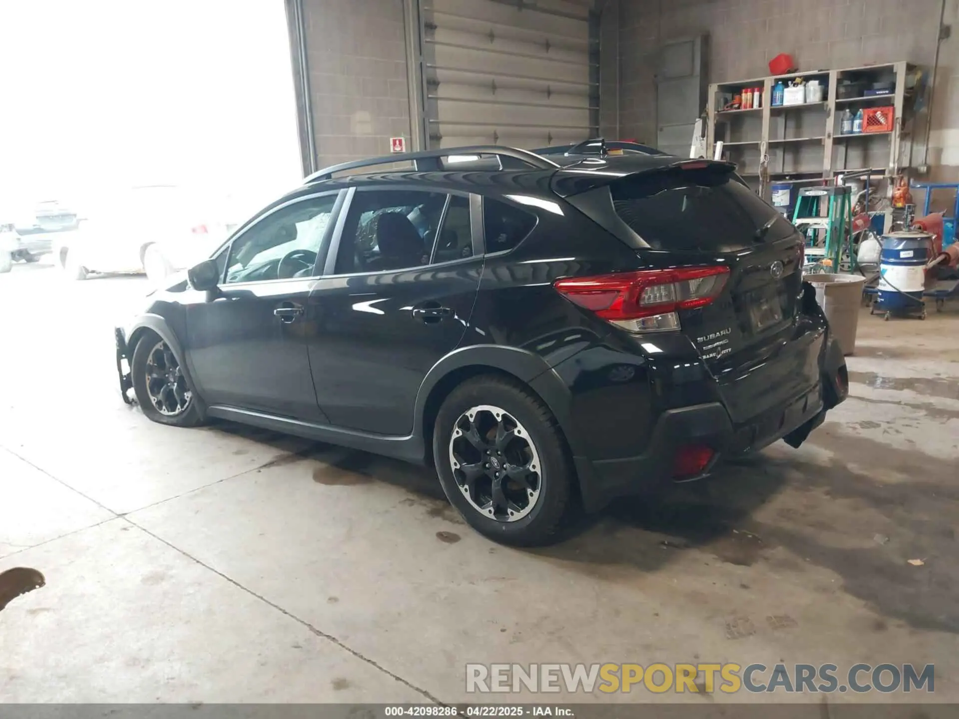 3 Фотография поврежденного автомобиля JF2GTAPC1PH246256 SUBARU CROSSTREK 2023