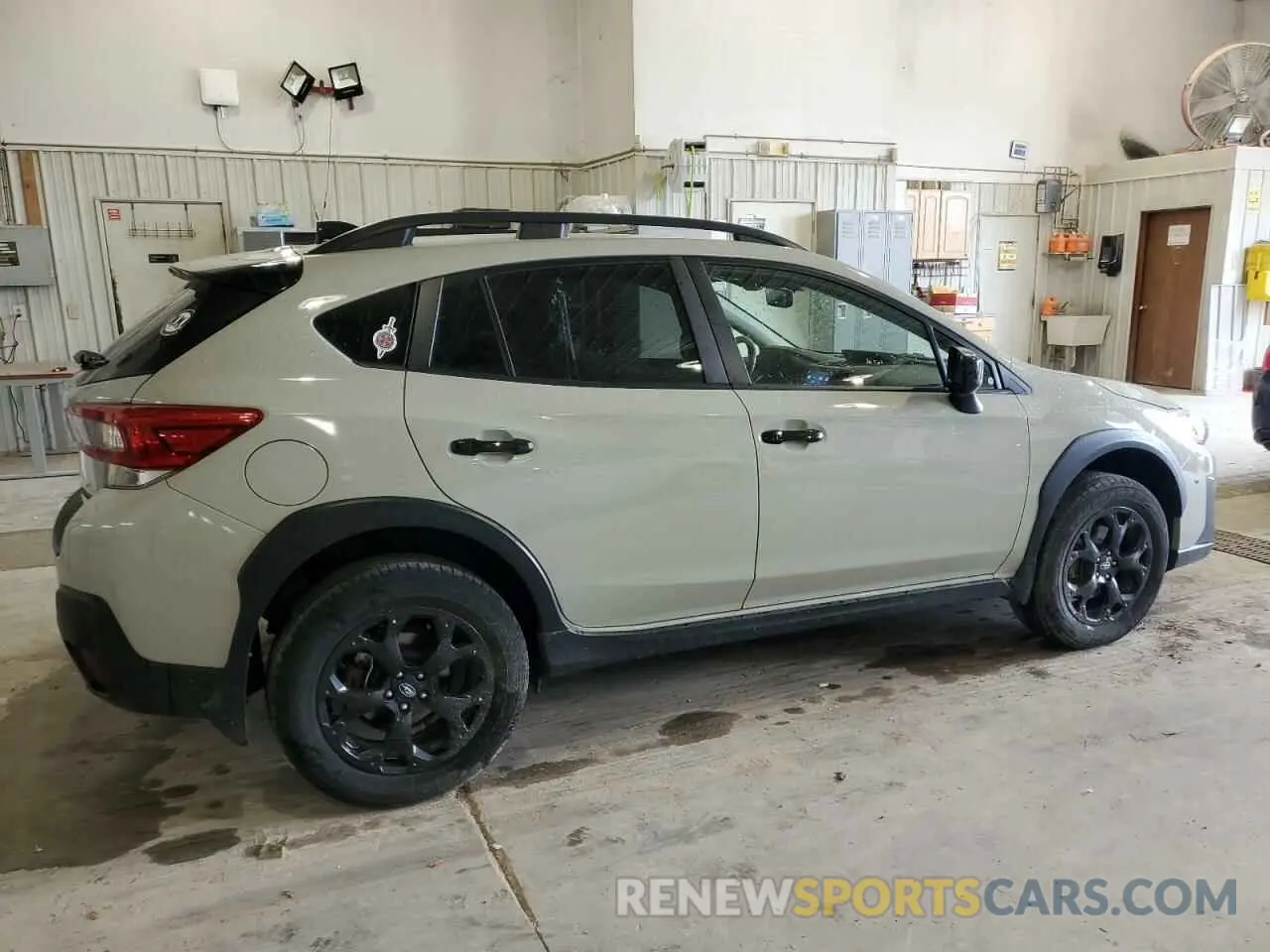 3 Фотография поврежденного автомобиля JF2GTAPC2P8232771 SUBARU CROSSTREK 2023