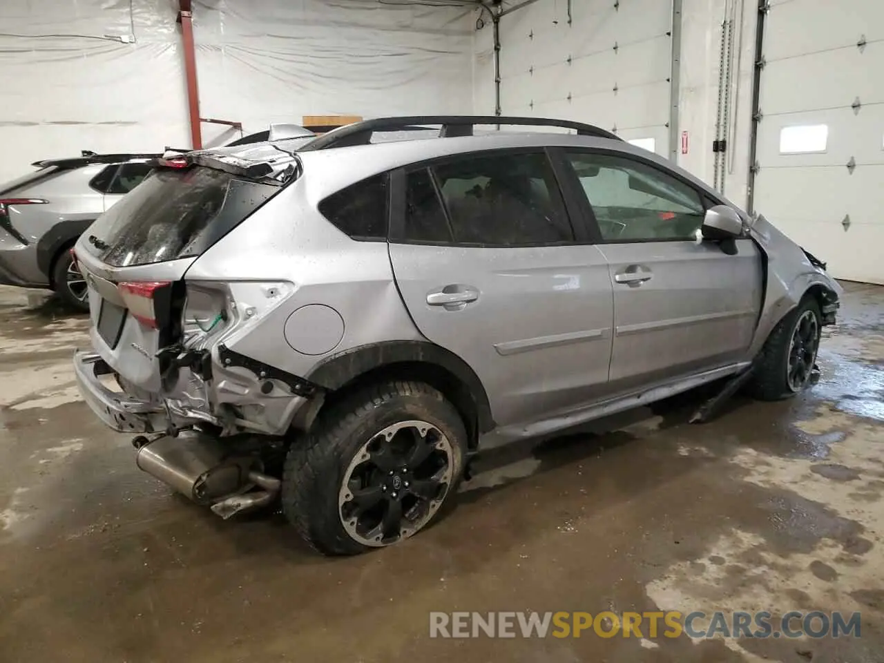 3 Фотография поврежденного автомобиля JF2GTAPC7P8213519 SUBARU CROSSTREK 2023