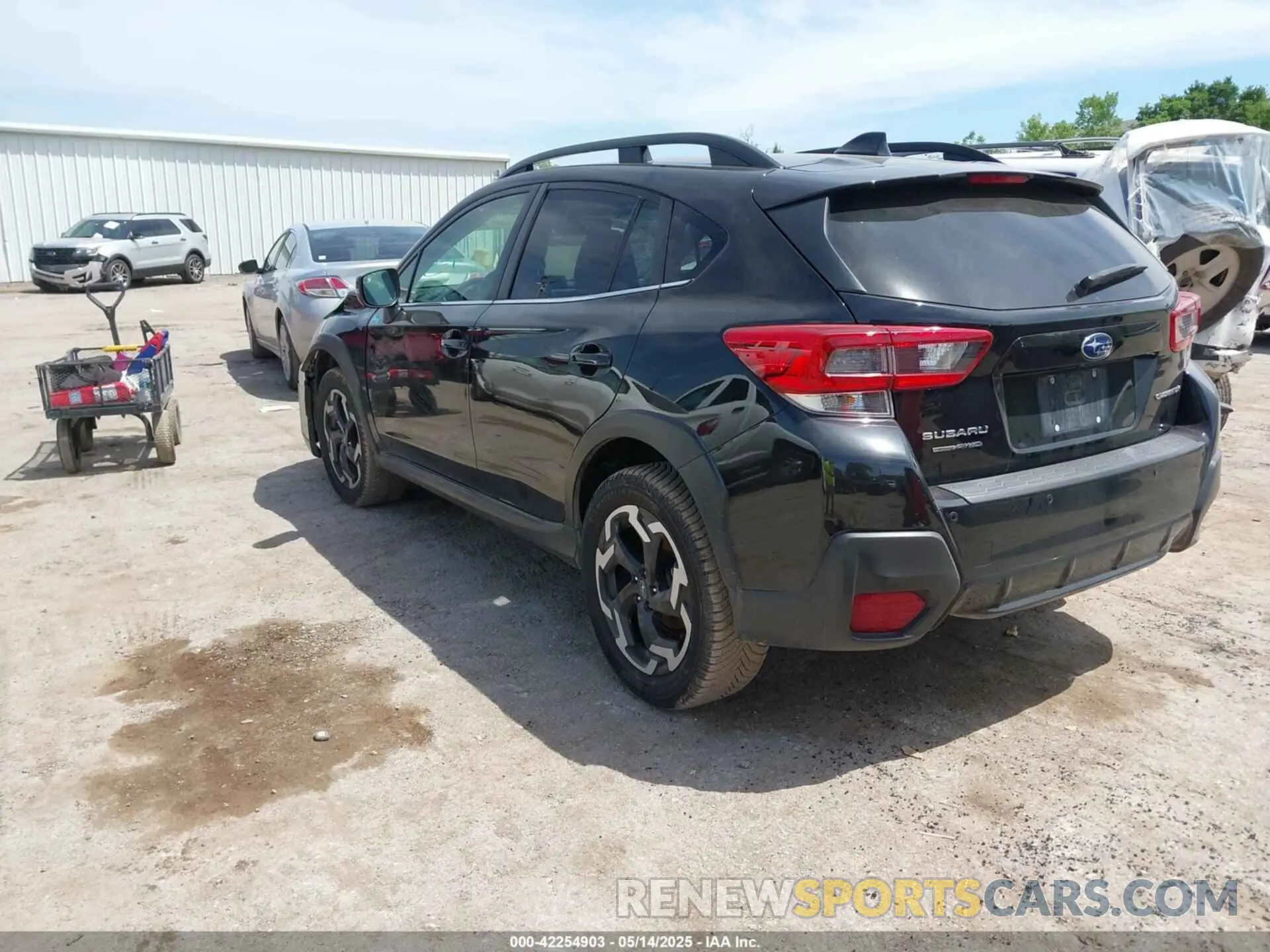 3 Фотография поврежденного автомобиля JF2GTHMC9P8331360 SUBARU CROSSTREK 2023