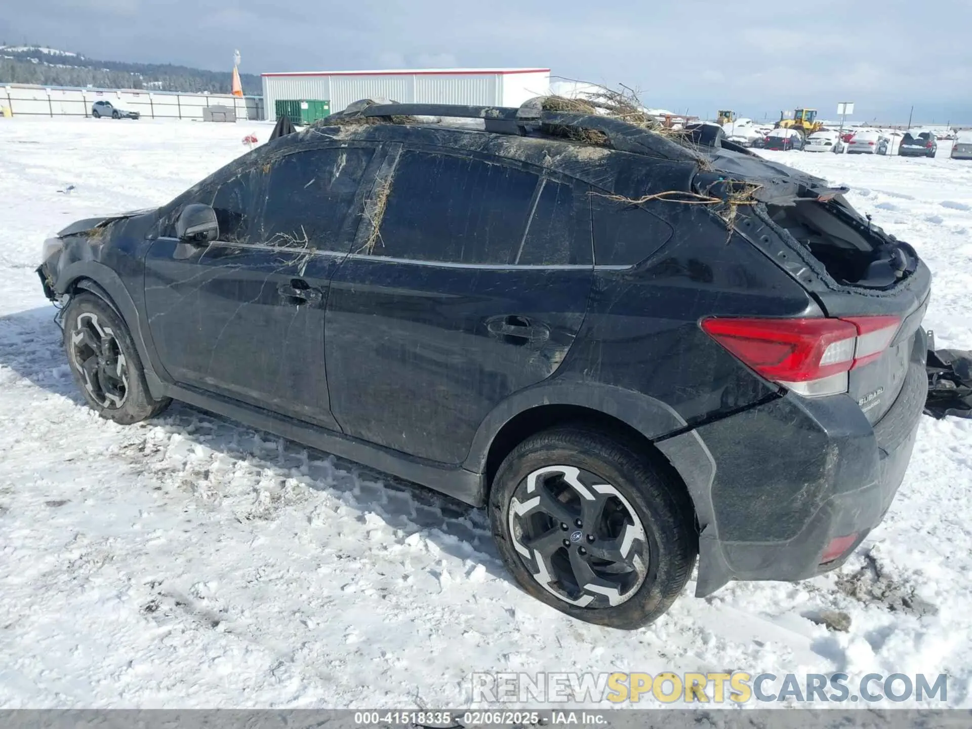 3 Фотография поврежденного автомобиля JF2GTHNC3PH262437 SUBARU CROSSTREK 2023
