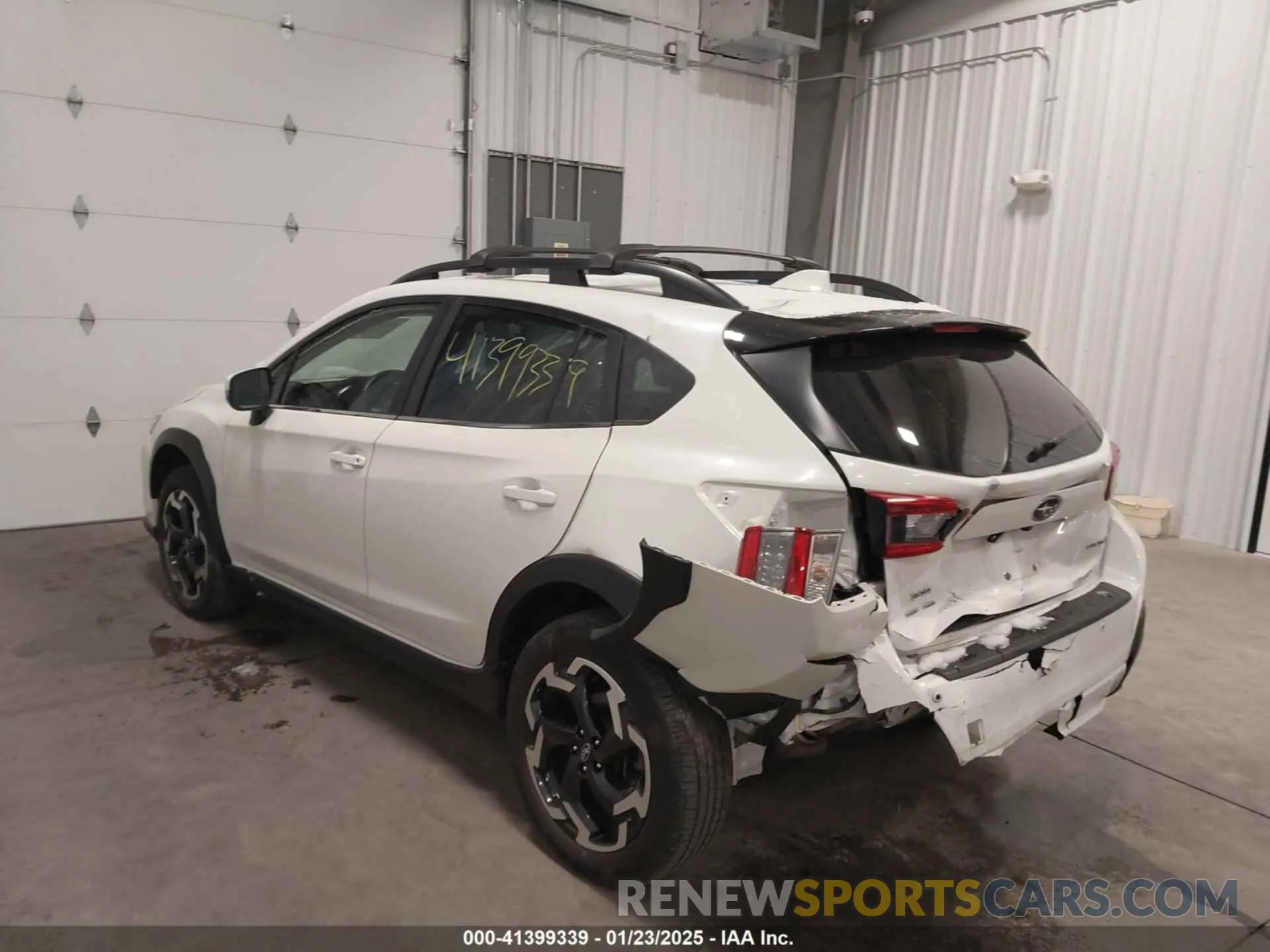 3 Фотография поврежденного автомобиля JF2GTHNC8PH282991 SUBARU CROSSTREK 2023