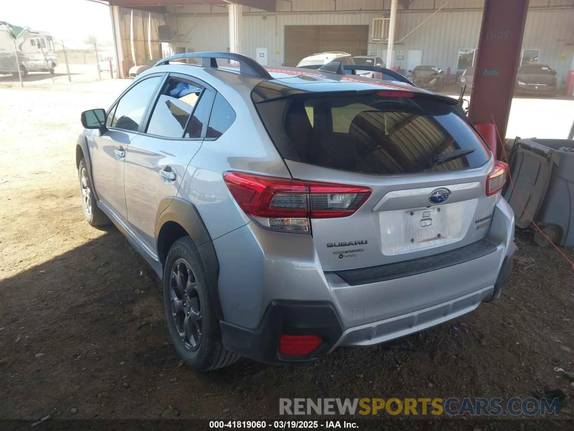 3 Фотография поврежденного автомобиля JF2GTHSC8PH236212 SUBARU CROSSTREK 2023