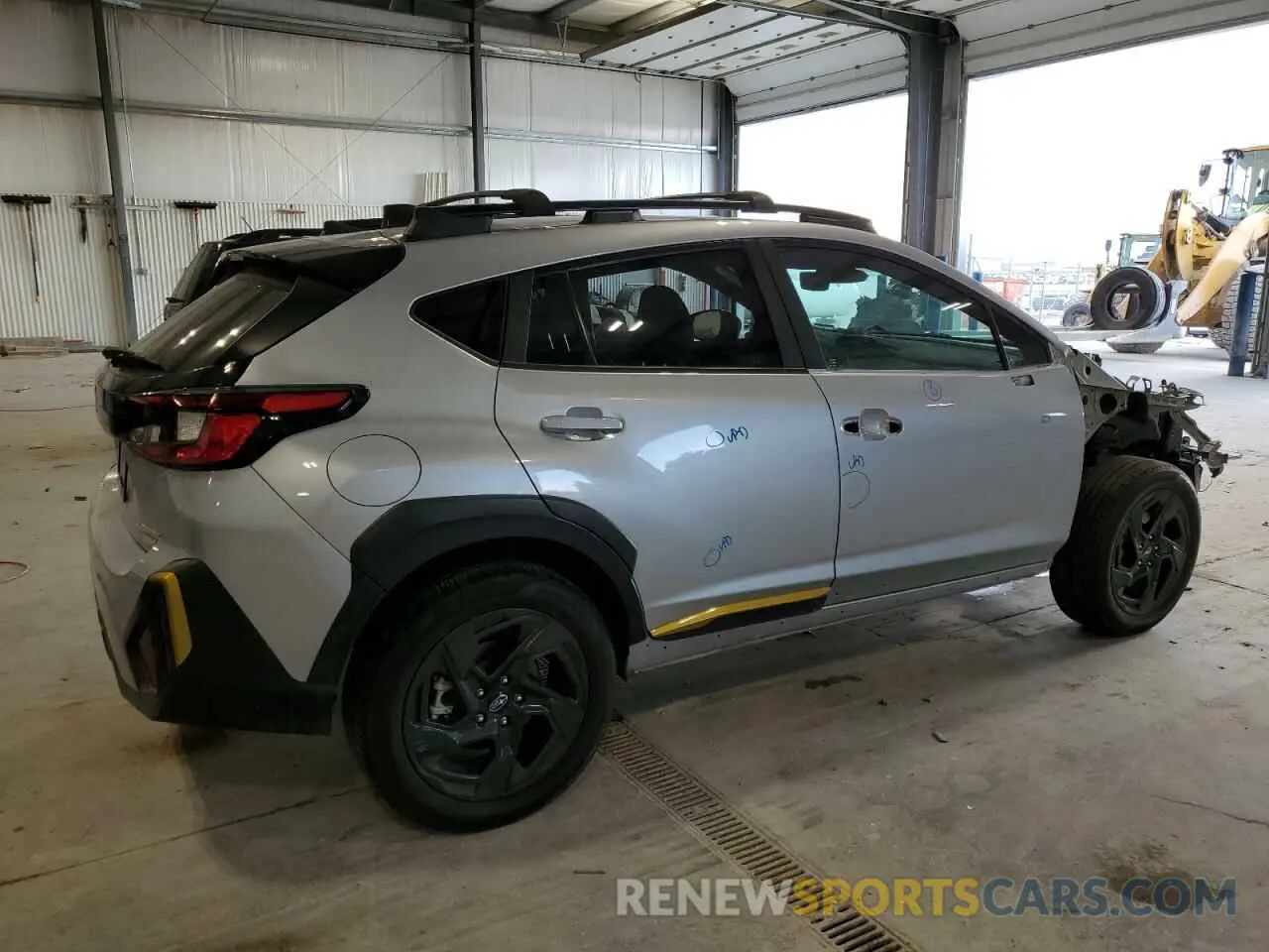 3 Фотография поврежденного автомобиля 4S4GUHF62R3735888 SUBARU CROSSTREK 2024