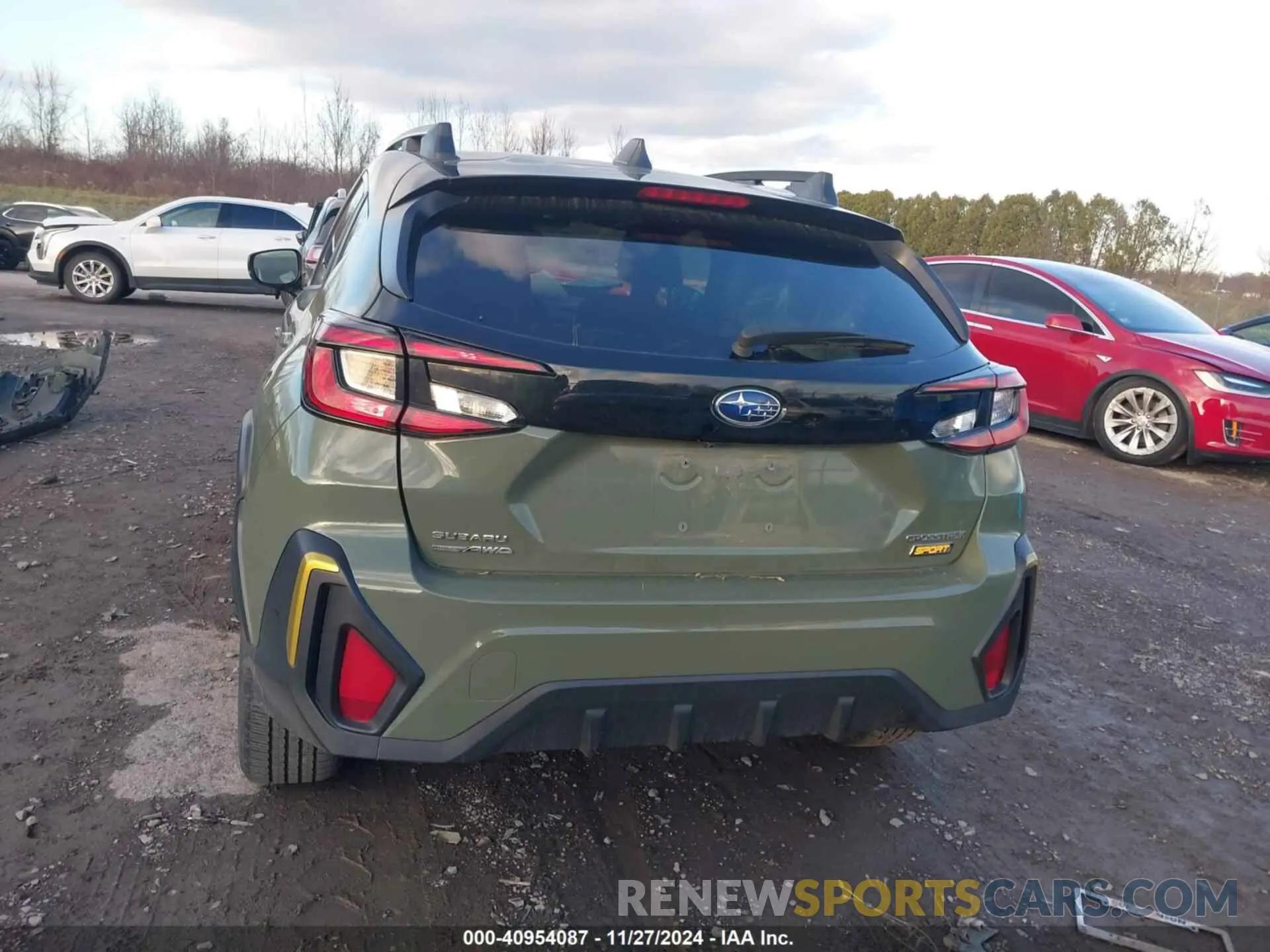 17 Photograph of a damaged car 4S4GUHF63R3710983 SUBARU CROSSTREK 2024