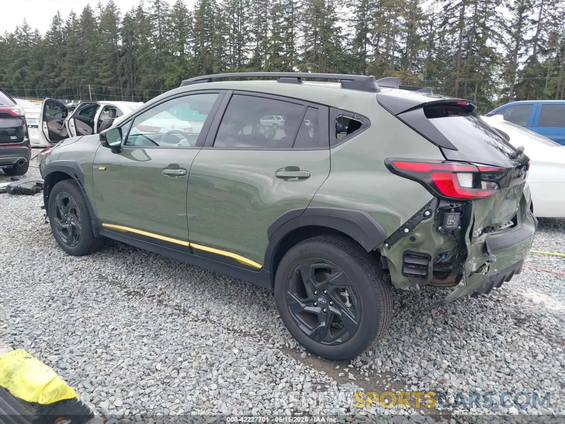 3 Фотография поврежденного автомобиля 4S4GUHF64R3779617 SUBARU CROSSTREK 2024