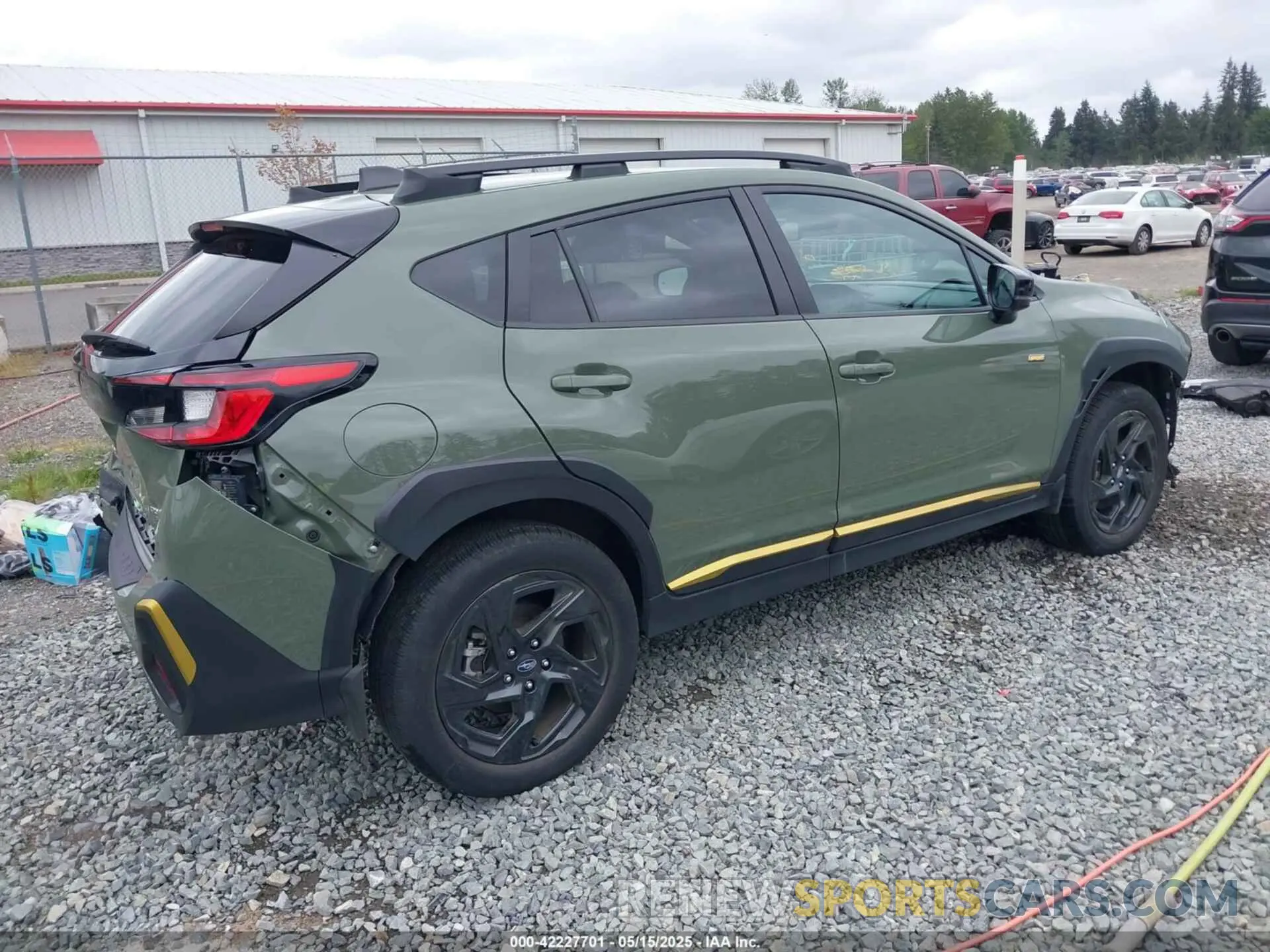 4 Фотография поврежденного автомобиля 4S4GUHF64R3779617 SUBARU CROSSTREK 2024