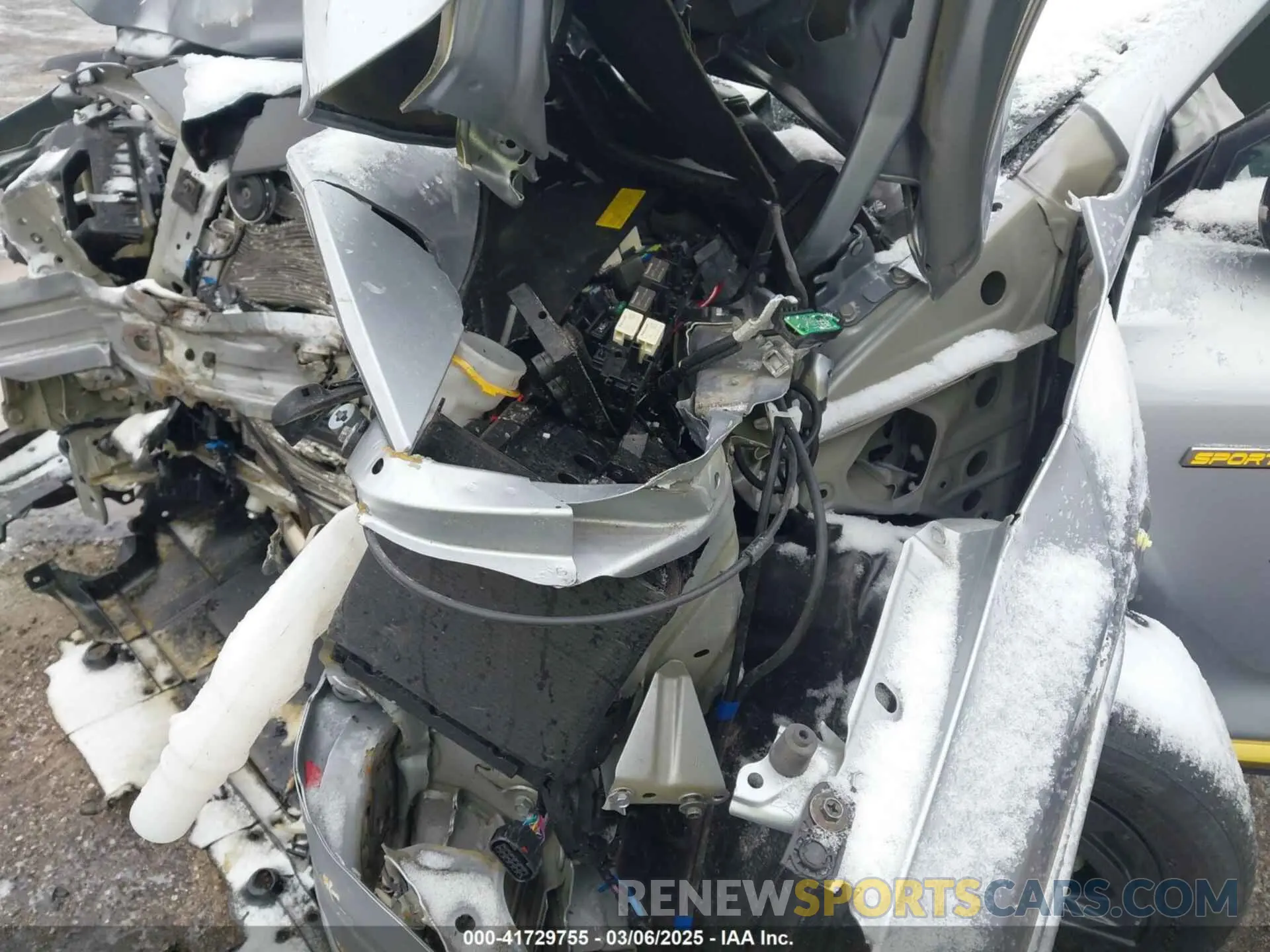 18 Photograph of a damaged car 4S4GUHF69R3731871 SUBARU CROSSTREK 2024