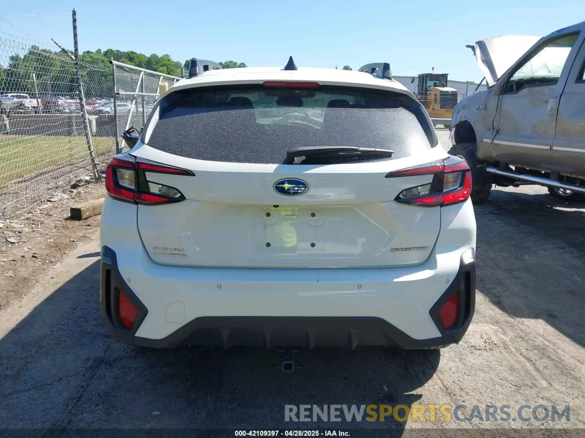 16 Photograph of a damaged car 4S4GUHL6XR3774555 SUBARU CROSSTREK 2024