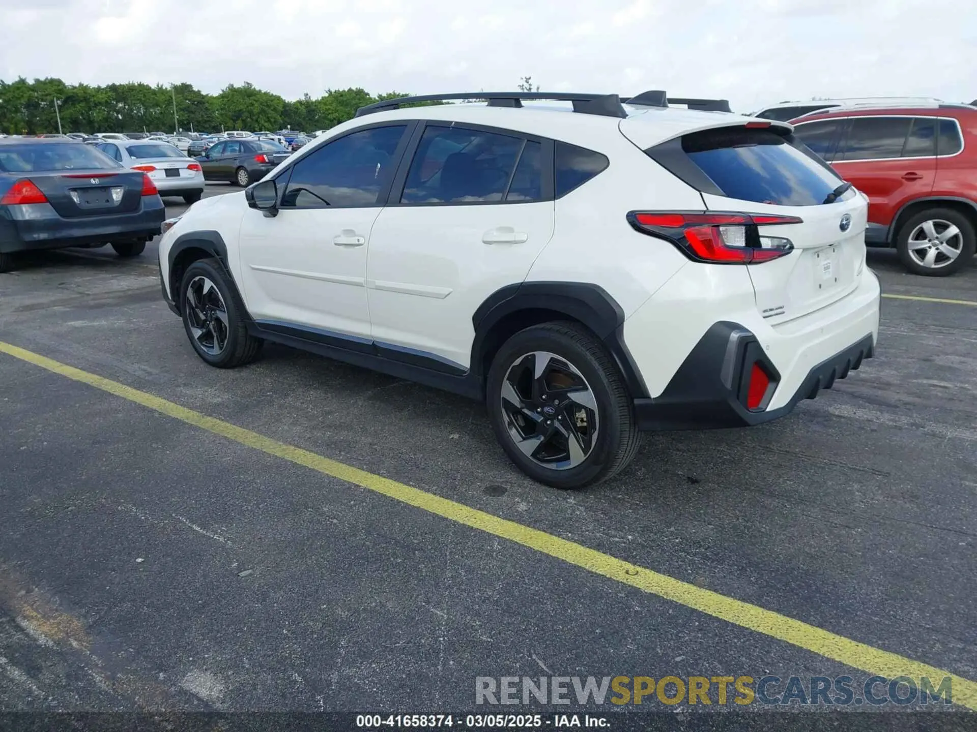 3 Фотография поврежденного автомобиля 4S4GUHM60R3819310 SUBARU CROSSTREK 2024