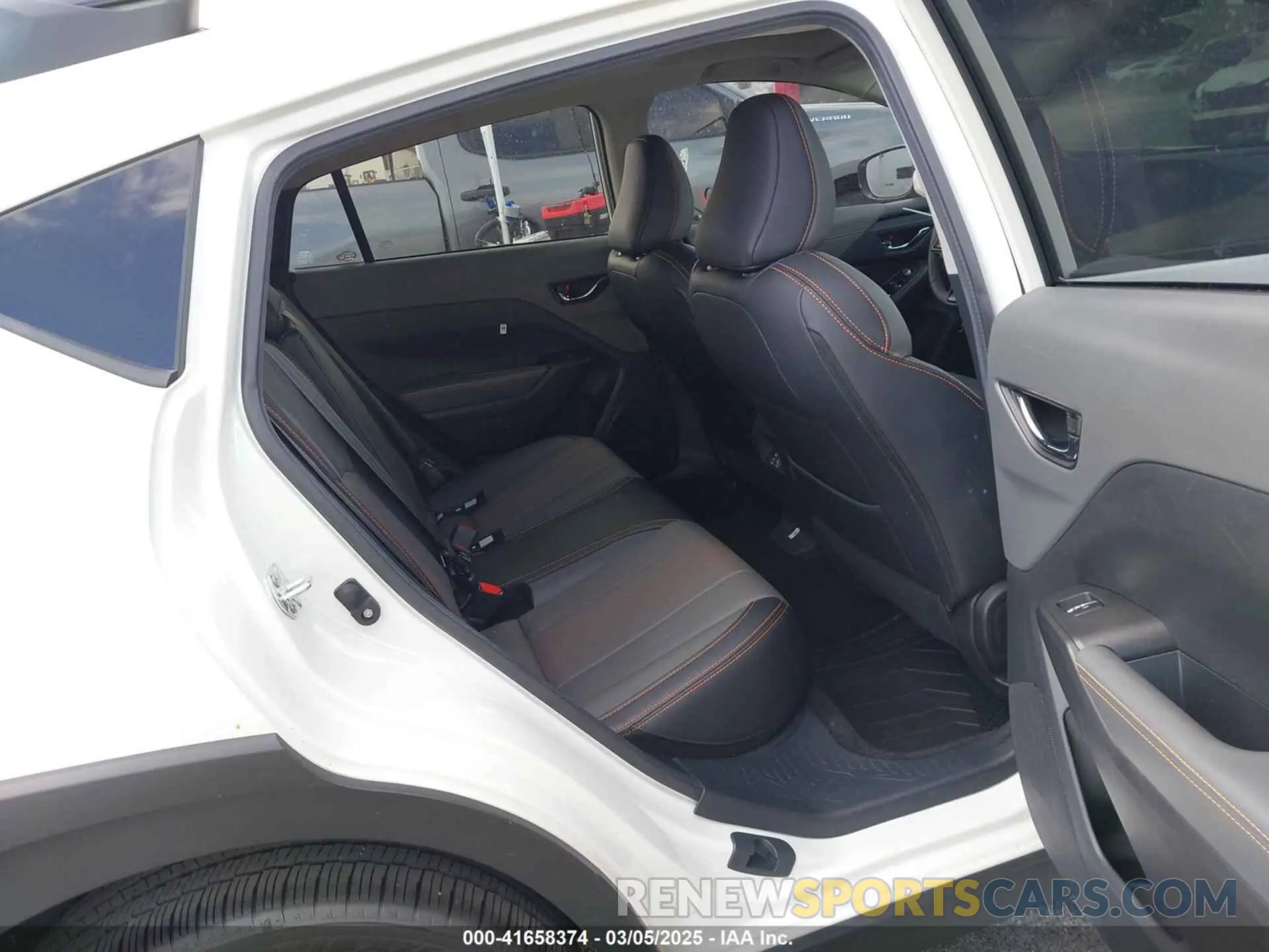 8 Фотография поврежденного автомобиля 4S4GUHM60R3819310 SUBARU CROSSTREK 2024
