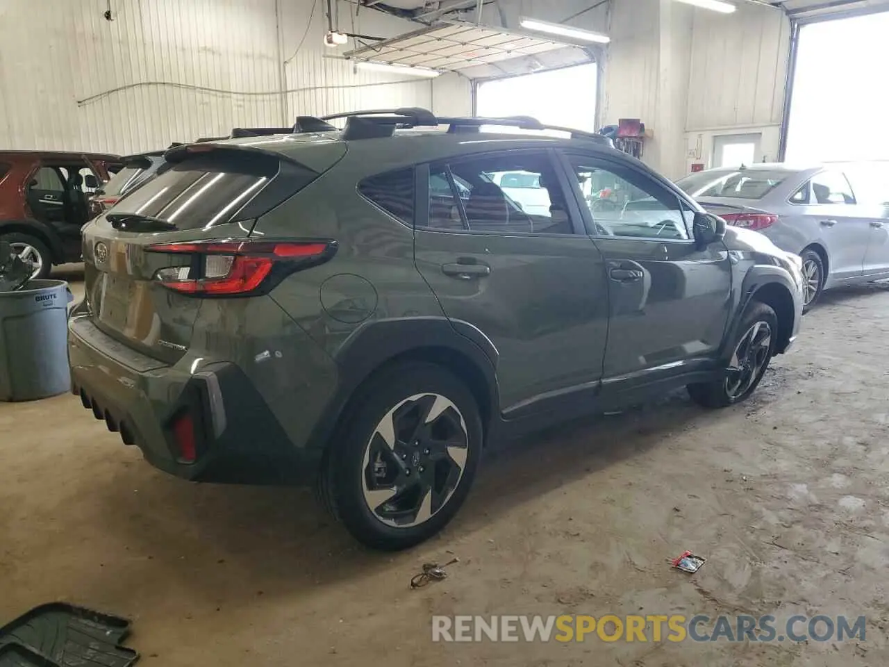 3 Фотография поврежденного автомобиля 4S4GUHM65R3827080 SUBARU CROSSTREK 2024