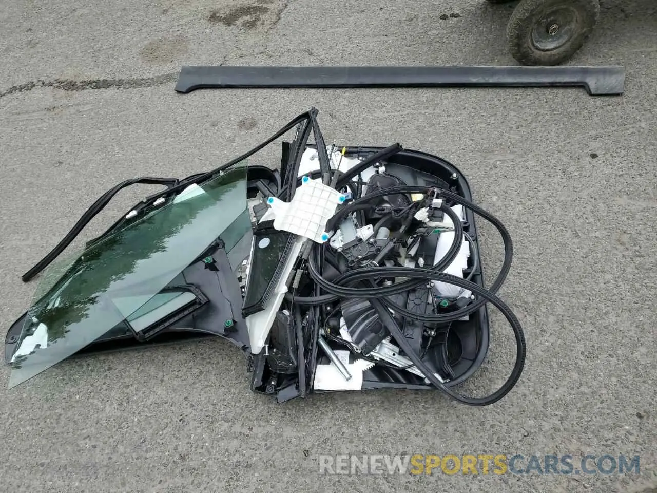 13 Photograph of a damaged car 4S4GUHM6XR3732837 SUBARU CROSSTREK 2024