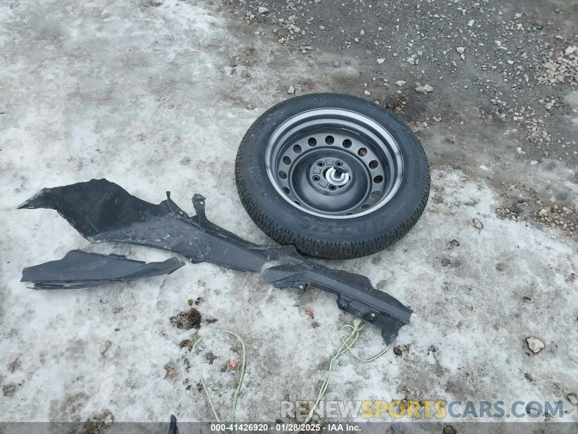 11 Photograph of a damaged car 4S4GUHT63R3736164 SUBARU CROSSTREK 2024