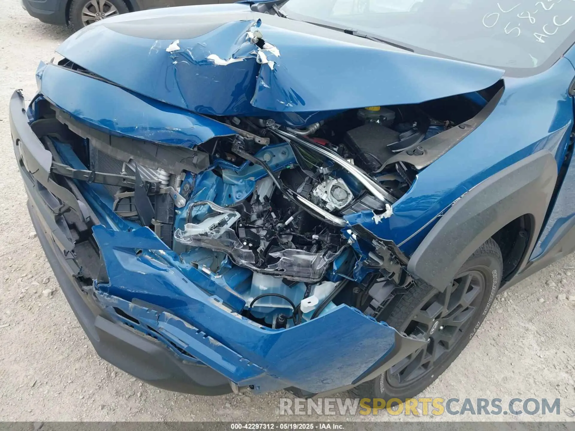 17 Photograph of a damaged car 4S4GUHT67R3755977 SUBARU CROSSTREK 2024