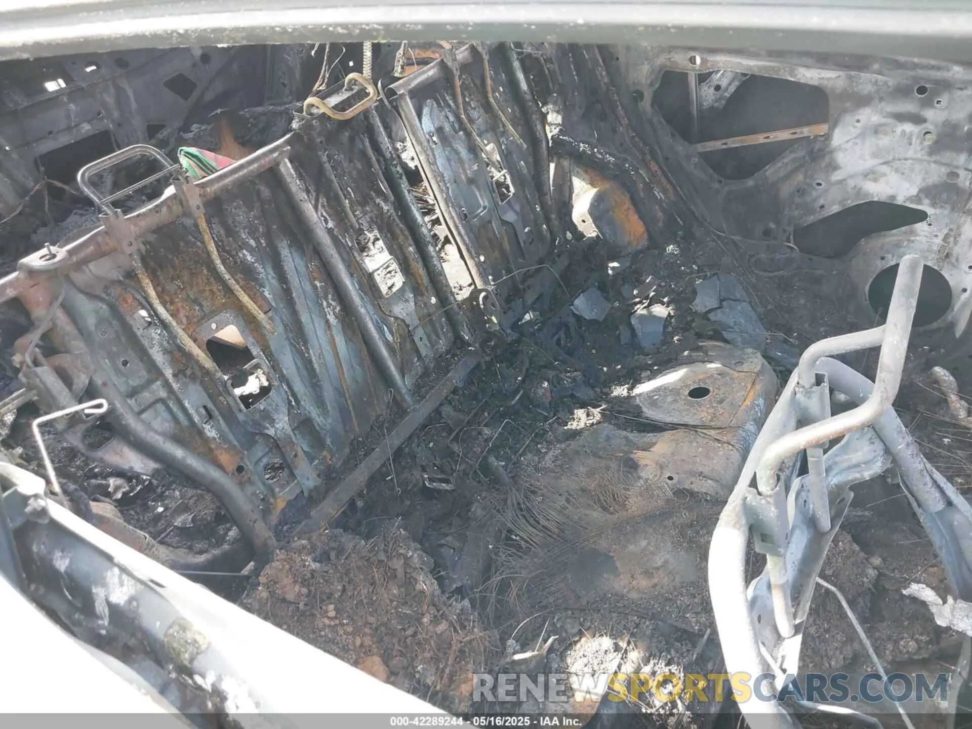 8 Фотография поврежденного автомобиля JF2GUABC1RH246474 SUBARU CROSSTREK 2024