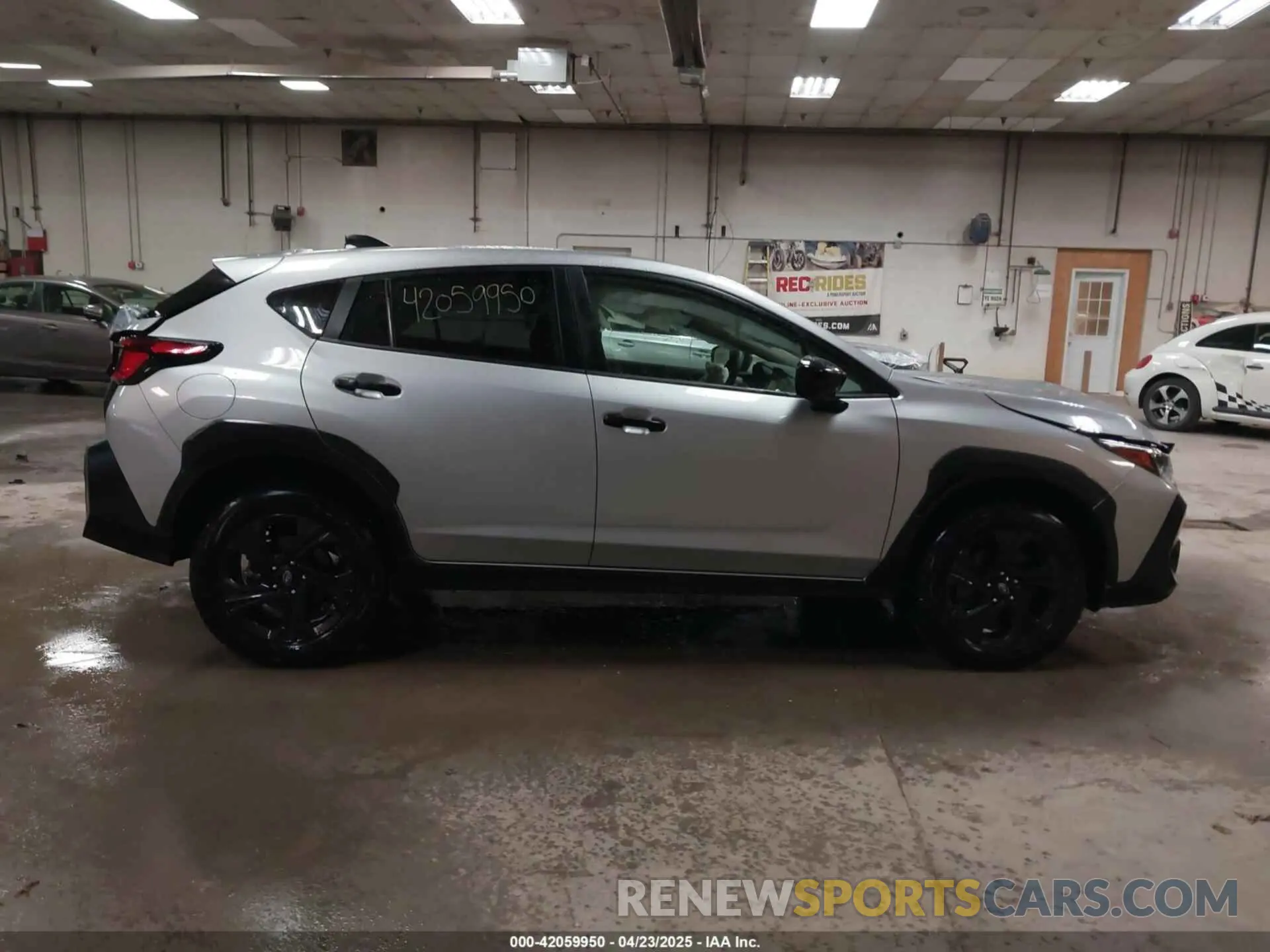 14 Фотография поврежденного автомобиля JF2GUABC4R8344057 SUBARU CROSSTREK 2024
