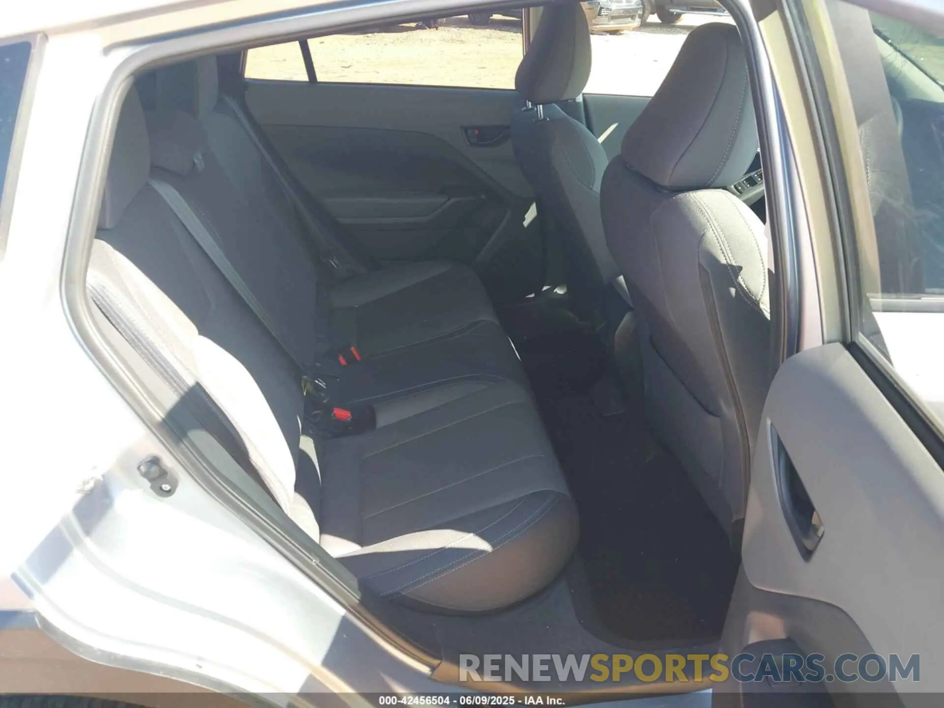 8 Photograph of a damaged car JF2GUABCXR8897604 SUBARU CROSSTREK 2024