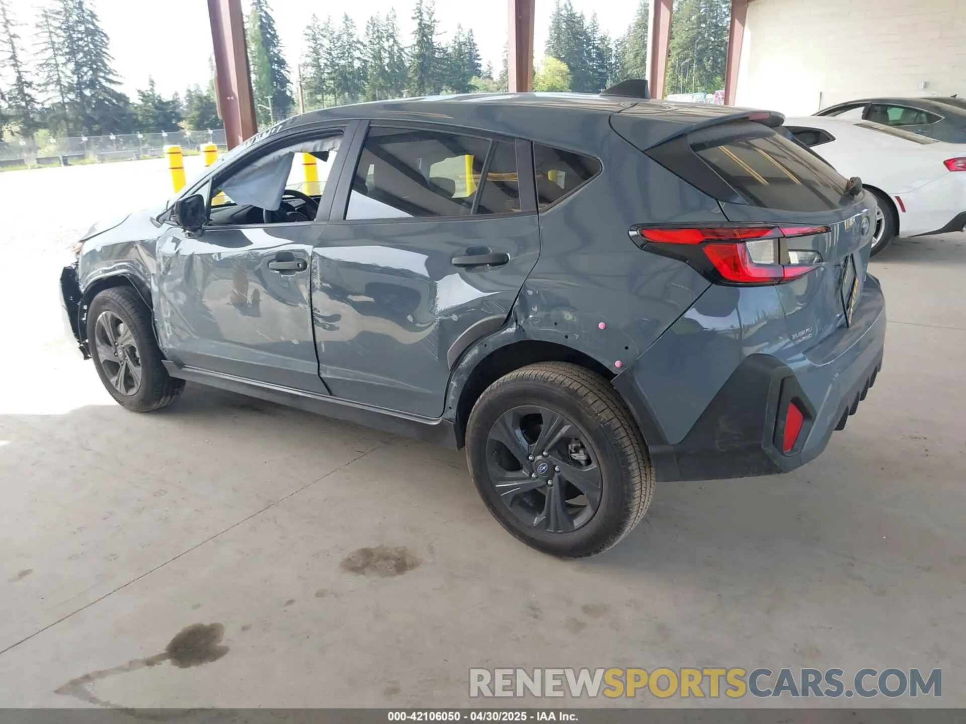 3 Фотография поврежденного автомобиля JF2GUABCXRH396891 SUBARU CROSSTREK 2024