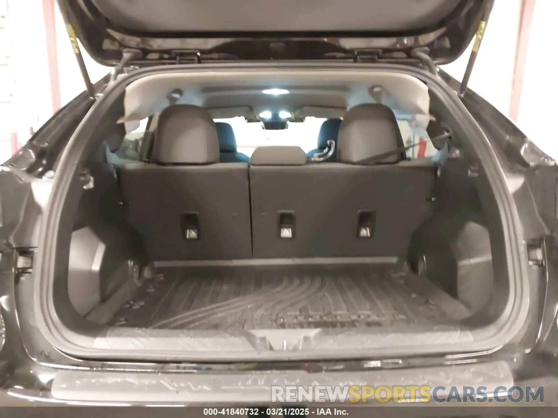 16 Photograph of a damaged car JF2GUADC0R8377800 SUBARU CROSSTREK 2024
