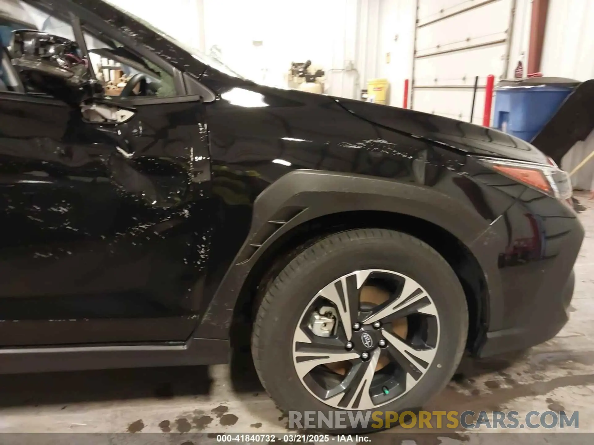 17 Photograph of a damaged car JF2GUADC0R8377800 SUBARU CROSSTREK 2024