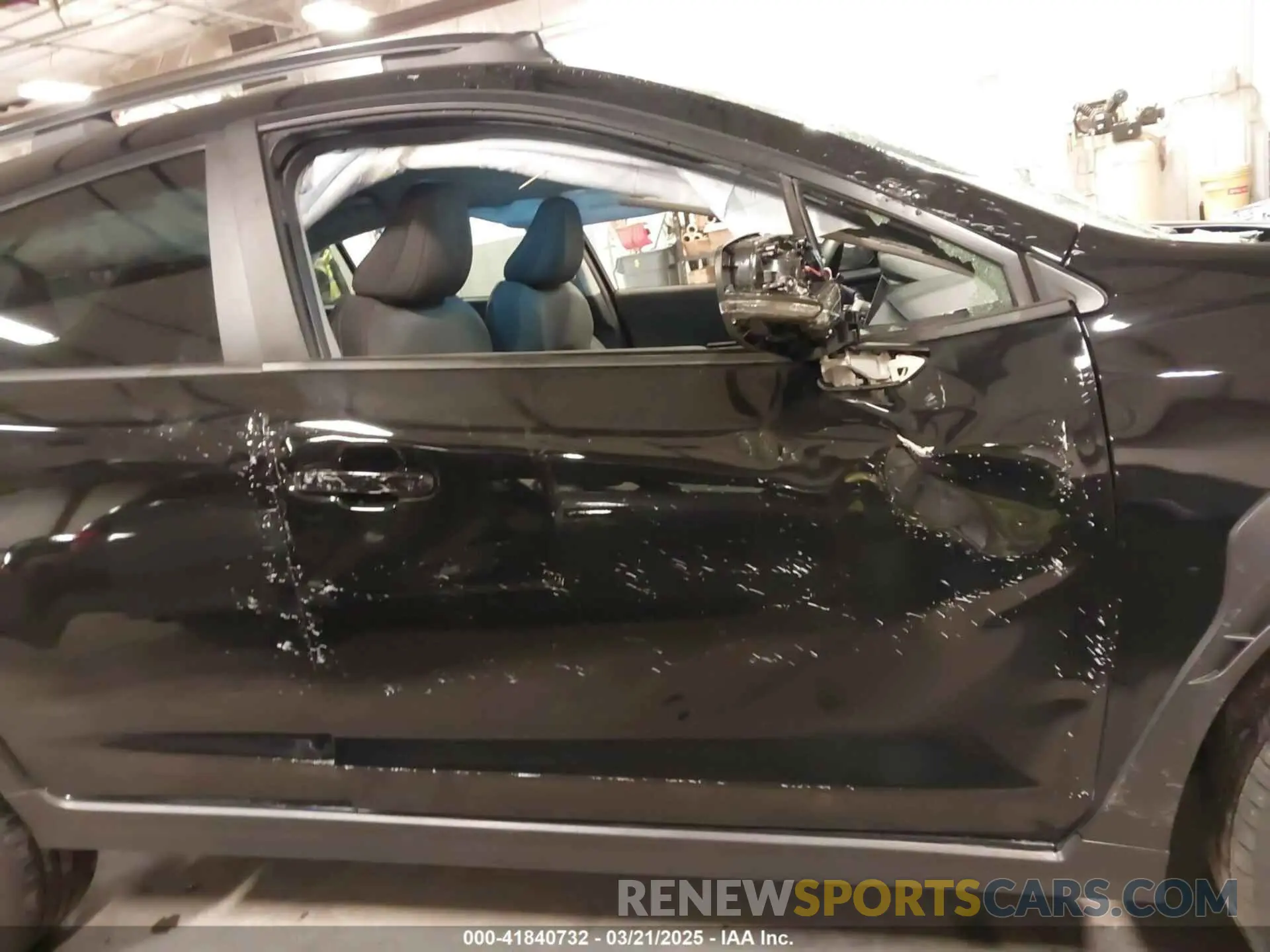18 Photograph of a damaged car JF2GUADC0R8377800 SUBARU CROSSTREK 2024