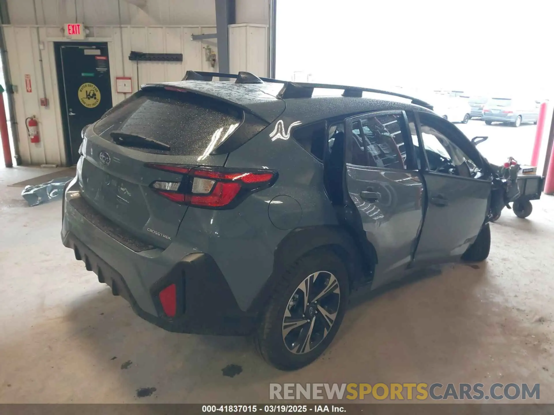 4 Фотография поврежденного автомобиля JF2GUADC3RH855661 SUBARU CROSSTREK 2024