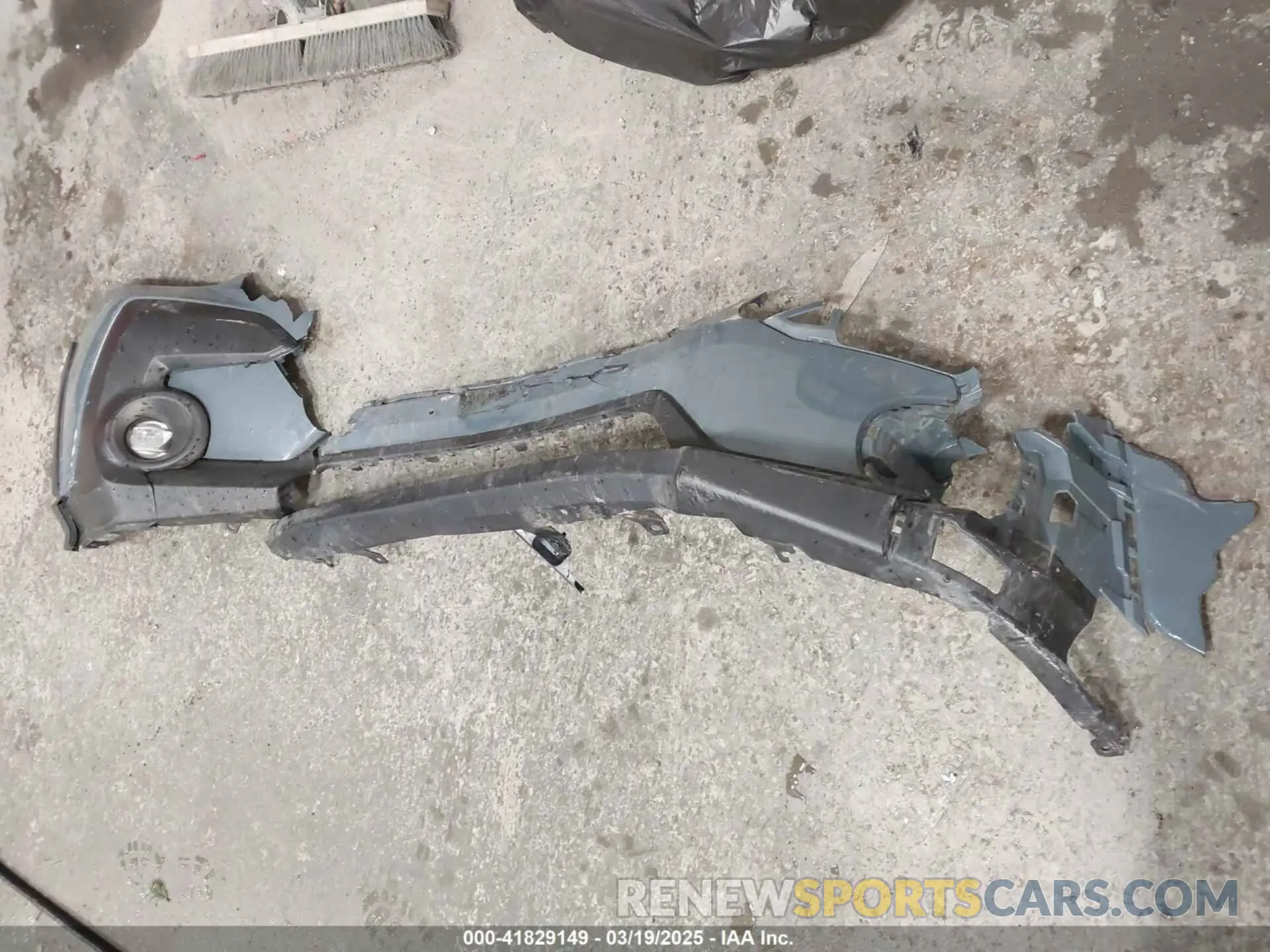 12 Photograph of a damaged car JF2GUADC4R8252489 SUBARU CROSSTREK 2024