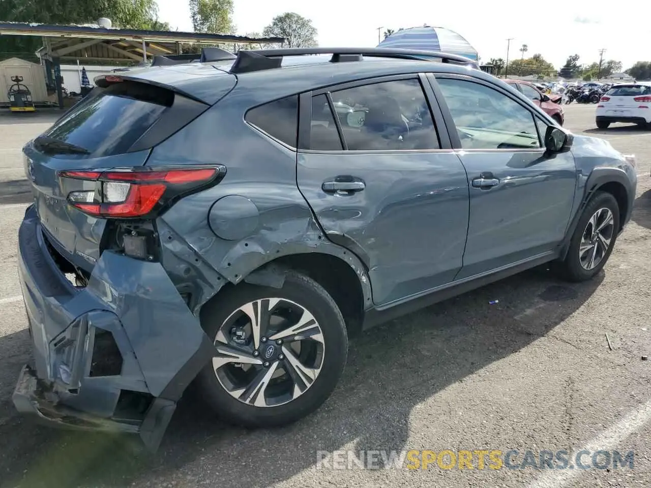 3 Фотография поврежденного автомобиля JF2GUADC4R8268112 SUBARU CROSSTREK 2024