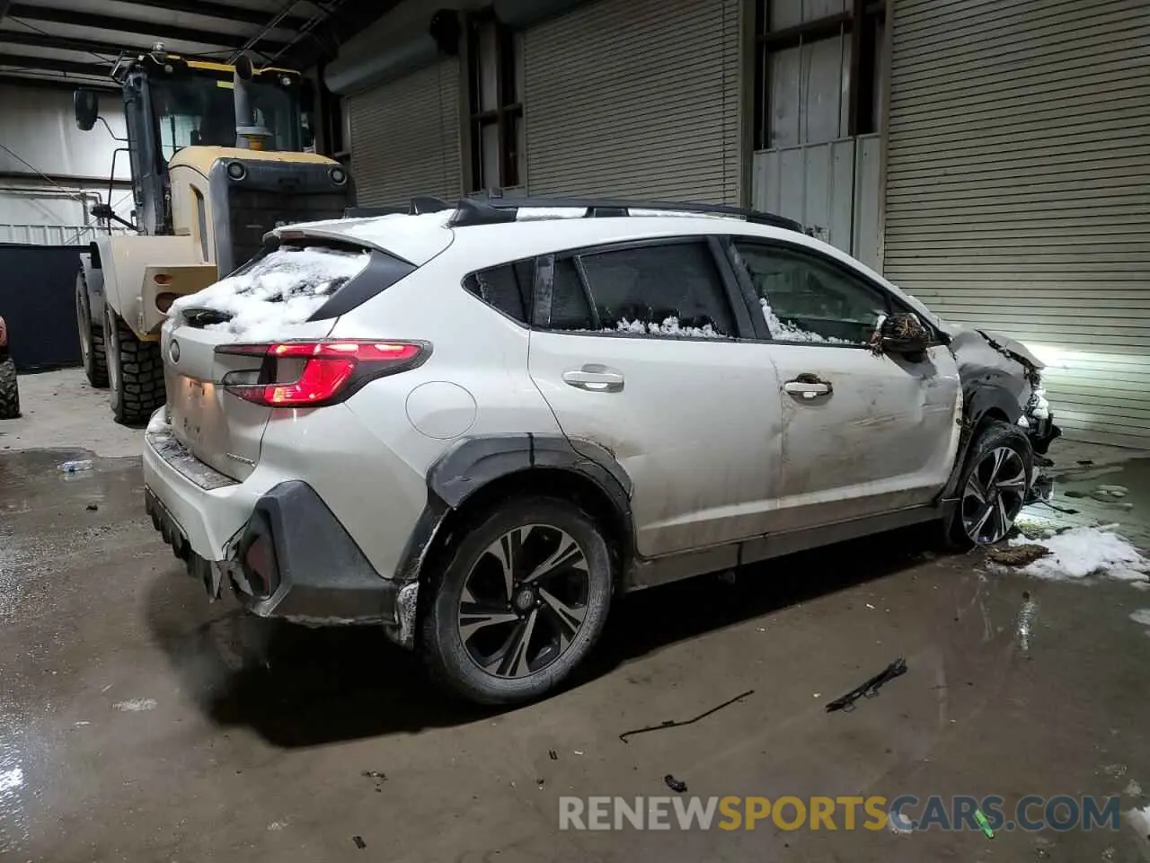 3 Фотография поврежденного автомобиля JF2GUADC5RH211532 SUBARU CROSSTREK 2024