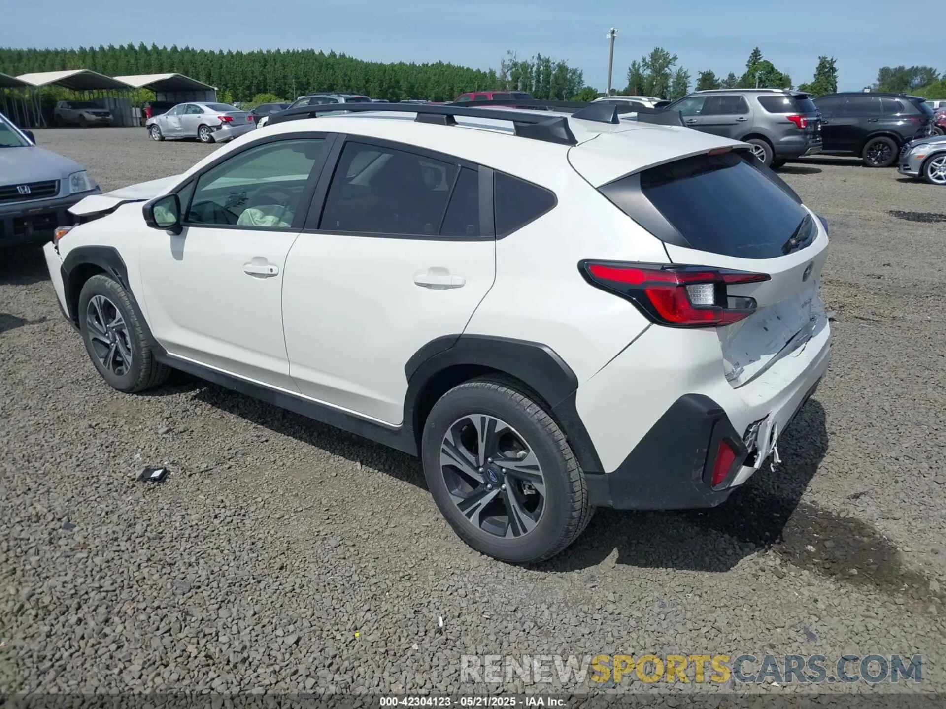 3 Фотография поврежденного автомобиля JF2GUADC6R8316256 SUBARU CROSSTREK 2024