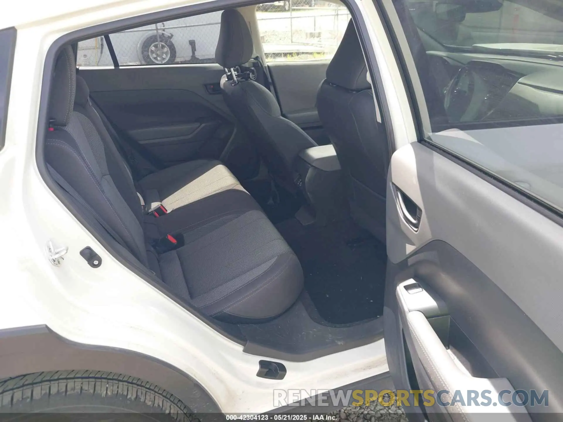 8 Фотография поврежденного автомобиля JF2GUADC6R8316256 SUBARU CROSSTREK 2024