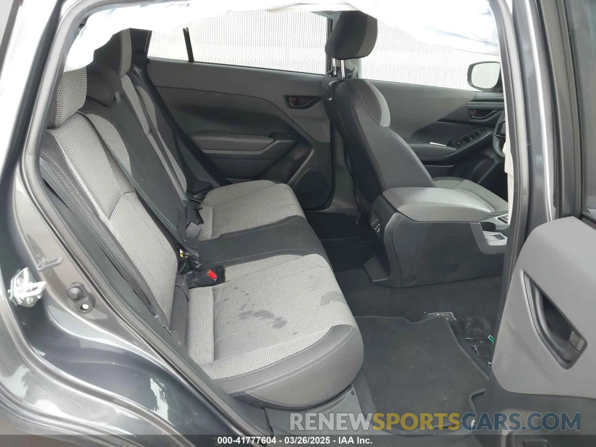 8 Фотография поврежденного автомобиля JF2GUADC6R8324583 SUBARU CROSSTREK 2024