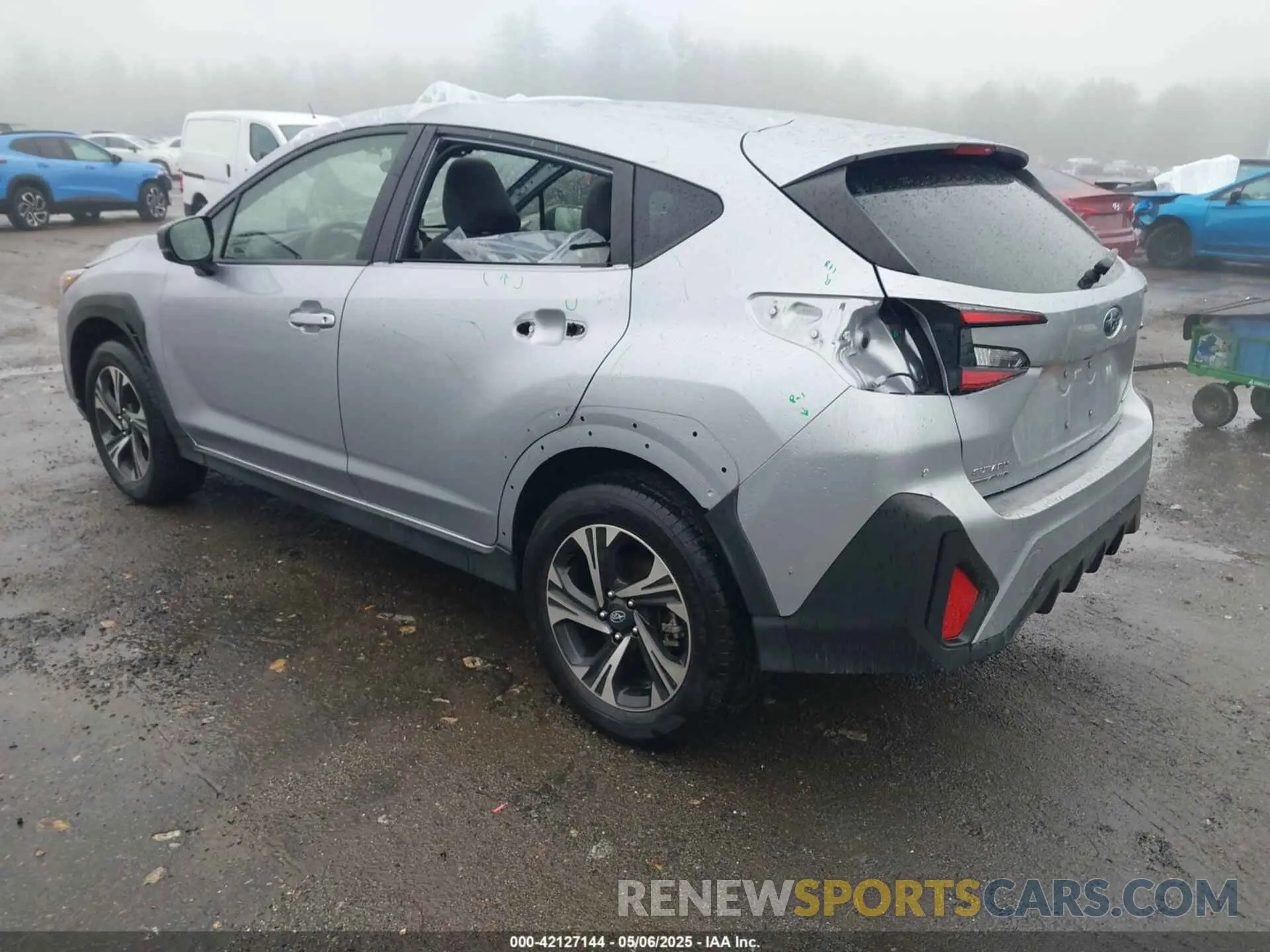 3 Фотография поврежденного автомобиля JF2GUADC8RH220645 SUBARU CROSSTREK 2024