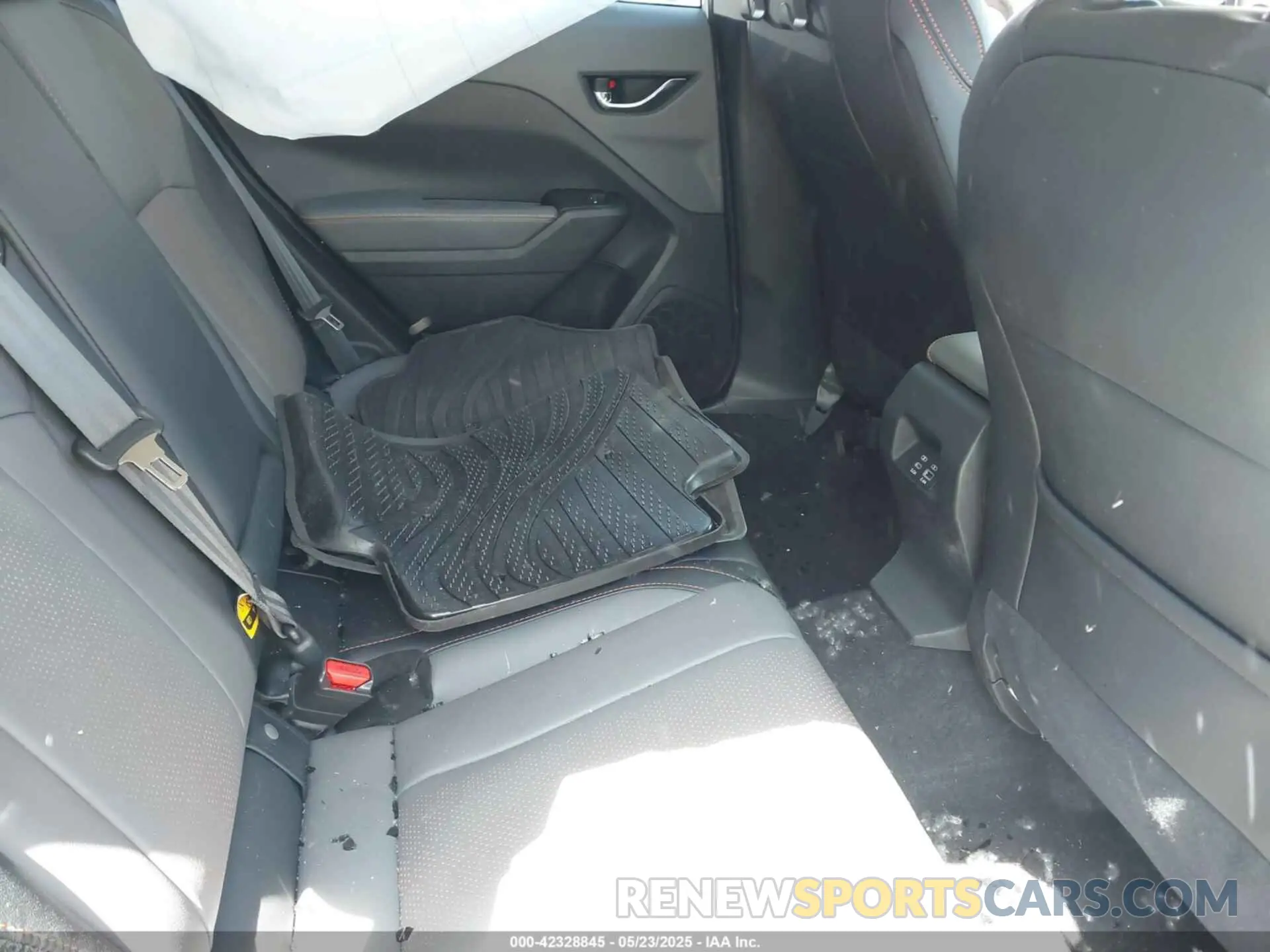 8 Фотография поврежденного автомобиля 4S4GUHL69S3700744 SUBARU CROSSTREK 2025