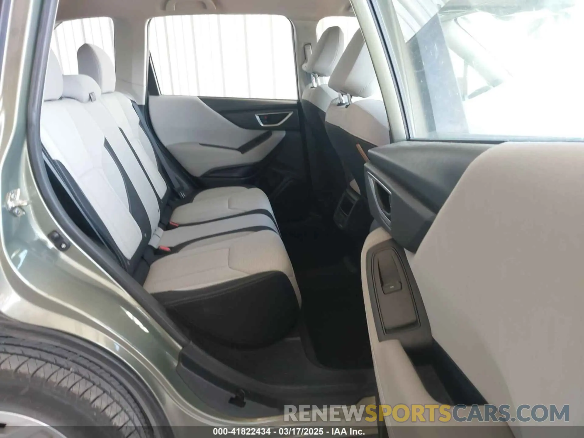 8 Photograph of a damaged car JF2SKACC9KH400983 SUBARU FORESTER 2019