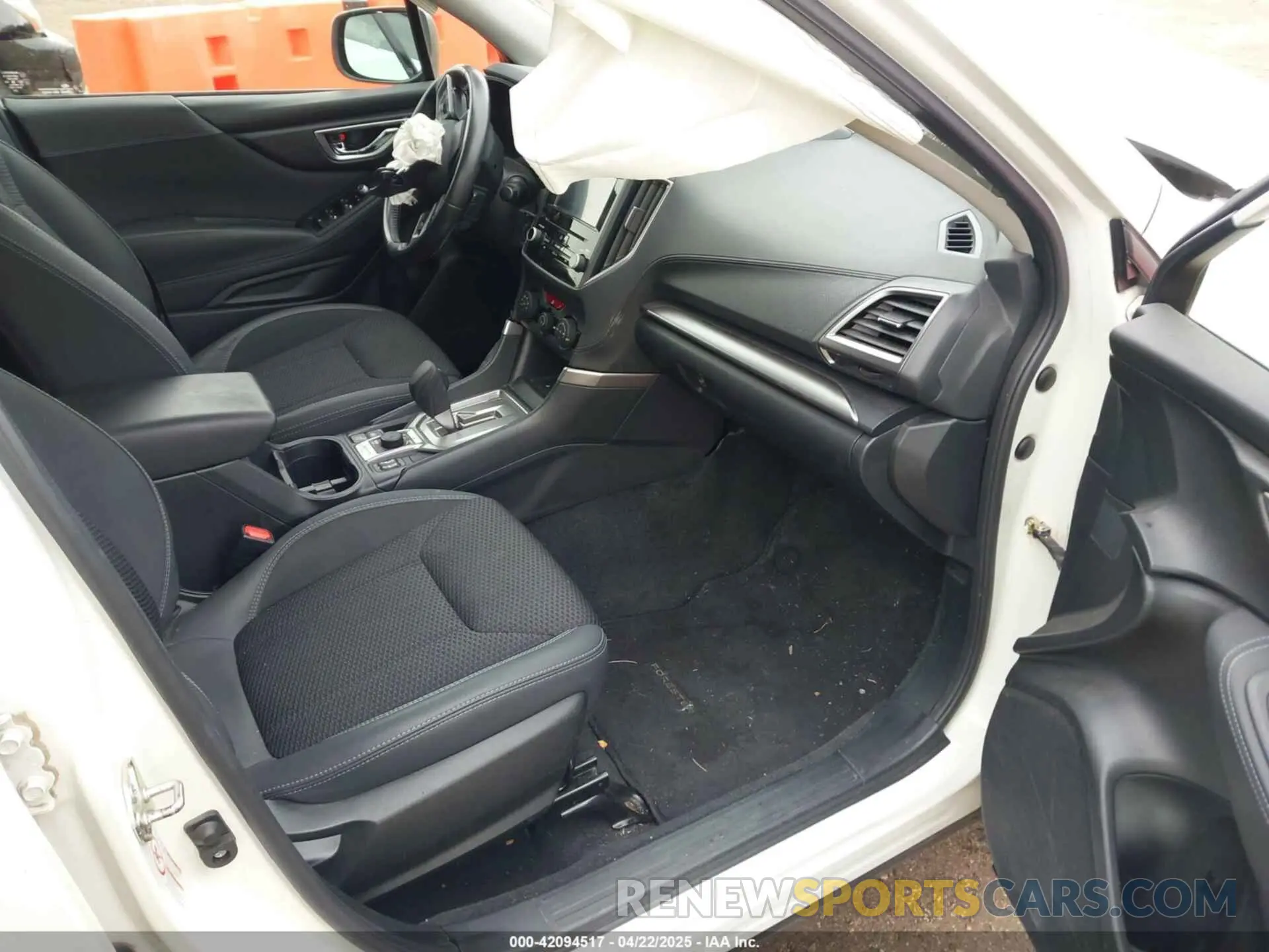 5 Photograph of a damaged car JF2SKAEC1KH447633 SUBARU FORESTER 2019