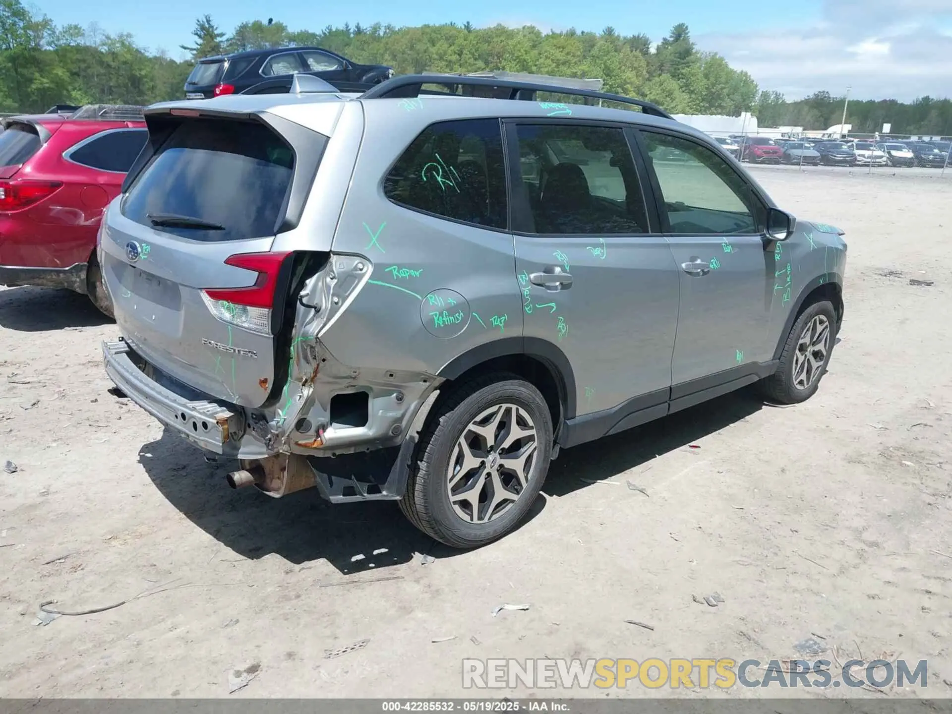 4 Photograph of a damaged car JF2SKAEC3KH407571 SUBARU FORESTER 2019