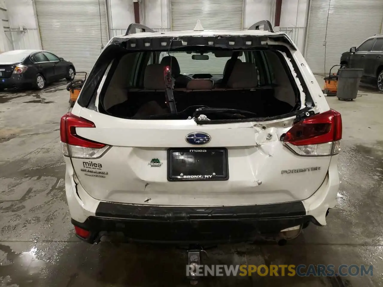 6 Photograph of a damaged car JF2SKAEC9KH576137 SUBARU FORESTER 2019
