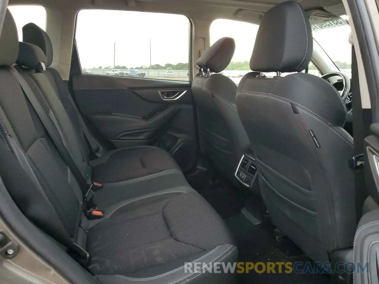 11 Photograph of a damaged car JF2SKAGC3KH509370 SUBARU FORESTER 2019