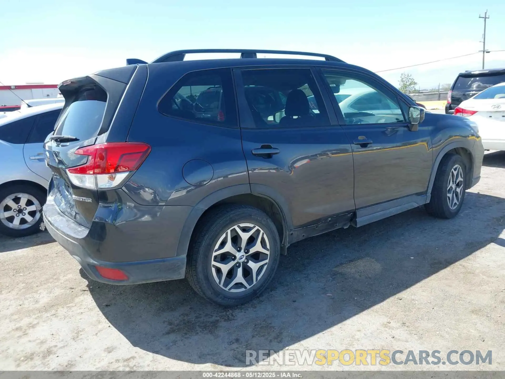 4 Photograph of a damaged car JF2SKAGC4KH420956 SUBARU FORESTER 2019