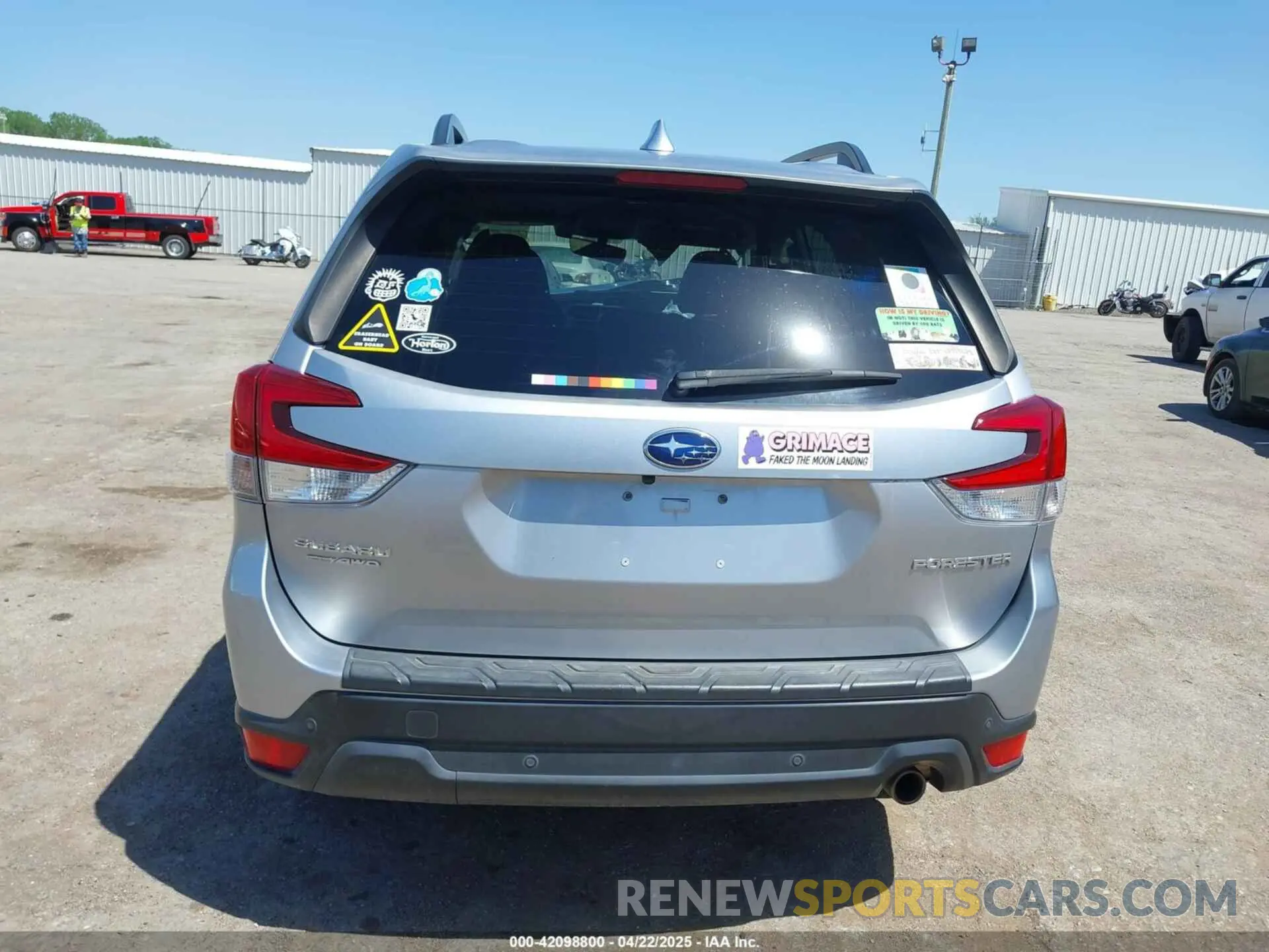 17 Photograph of a damaged car JF2SKAUC2KH418188 SUBARU FORESTER 2019