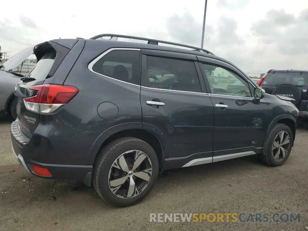 3 Фотография поврежденного автомобиля JF2SKAWC7KH590178 SUBARU FORESTER 2019