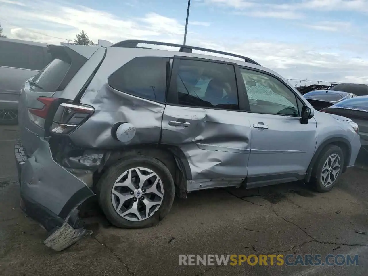 3 Фотография поврежденного автомобиля JF2SKAGC0LH549696 SUBARU FORESTER 2020