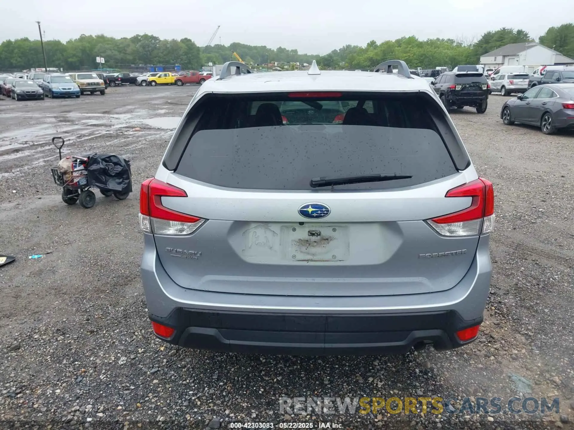 17 Photograph of a damaged car JF2SKAJC2LH528891 SUBARU FORESTER 2020
